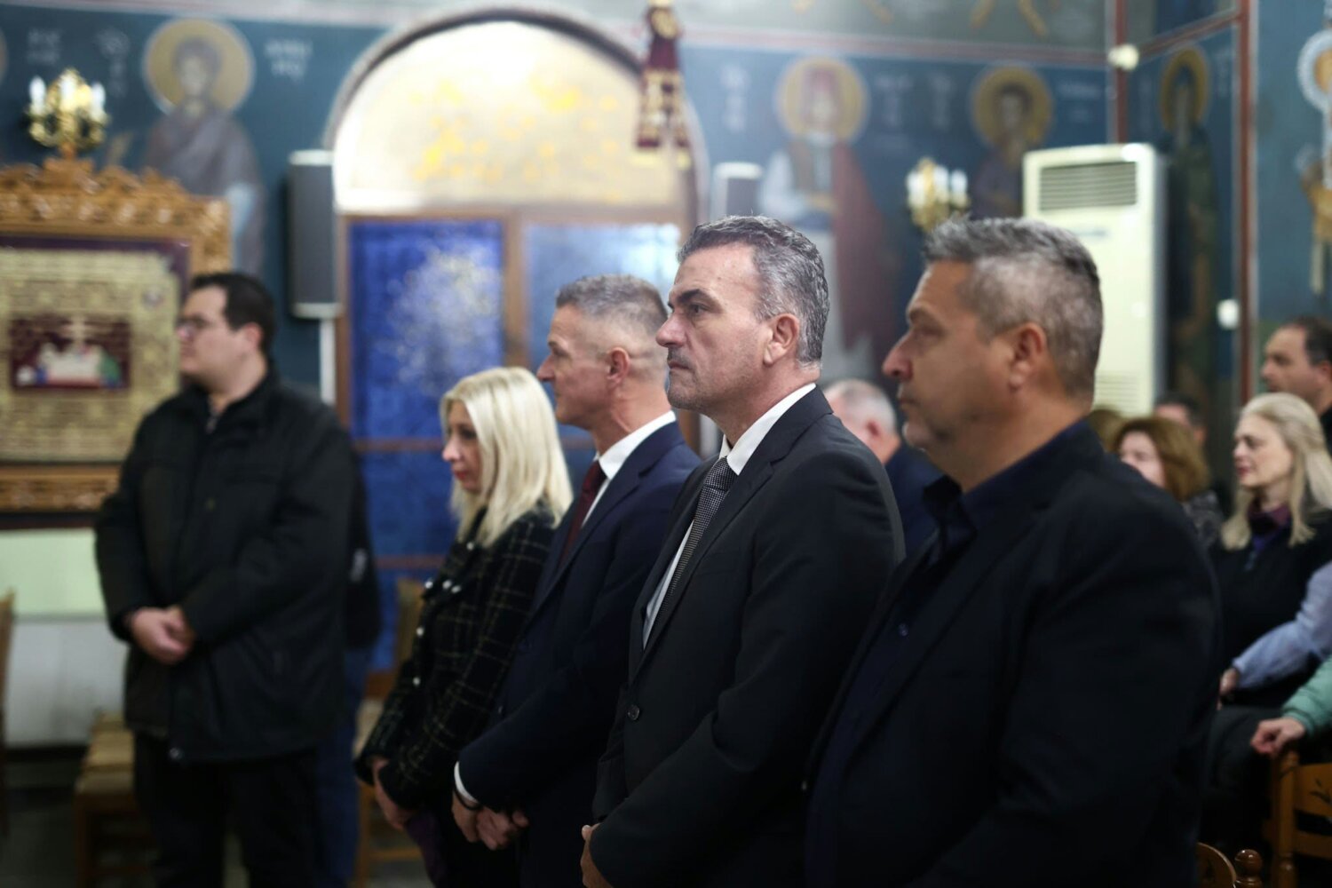 Πλήθος πιστών στον πανηγυρικό Εσπερινό του Αγίου Δημητρίου στη Νέα Σμύρνη Λάρισας (ΦΩΤΟ)