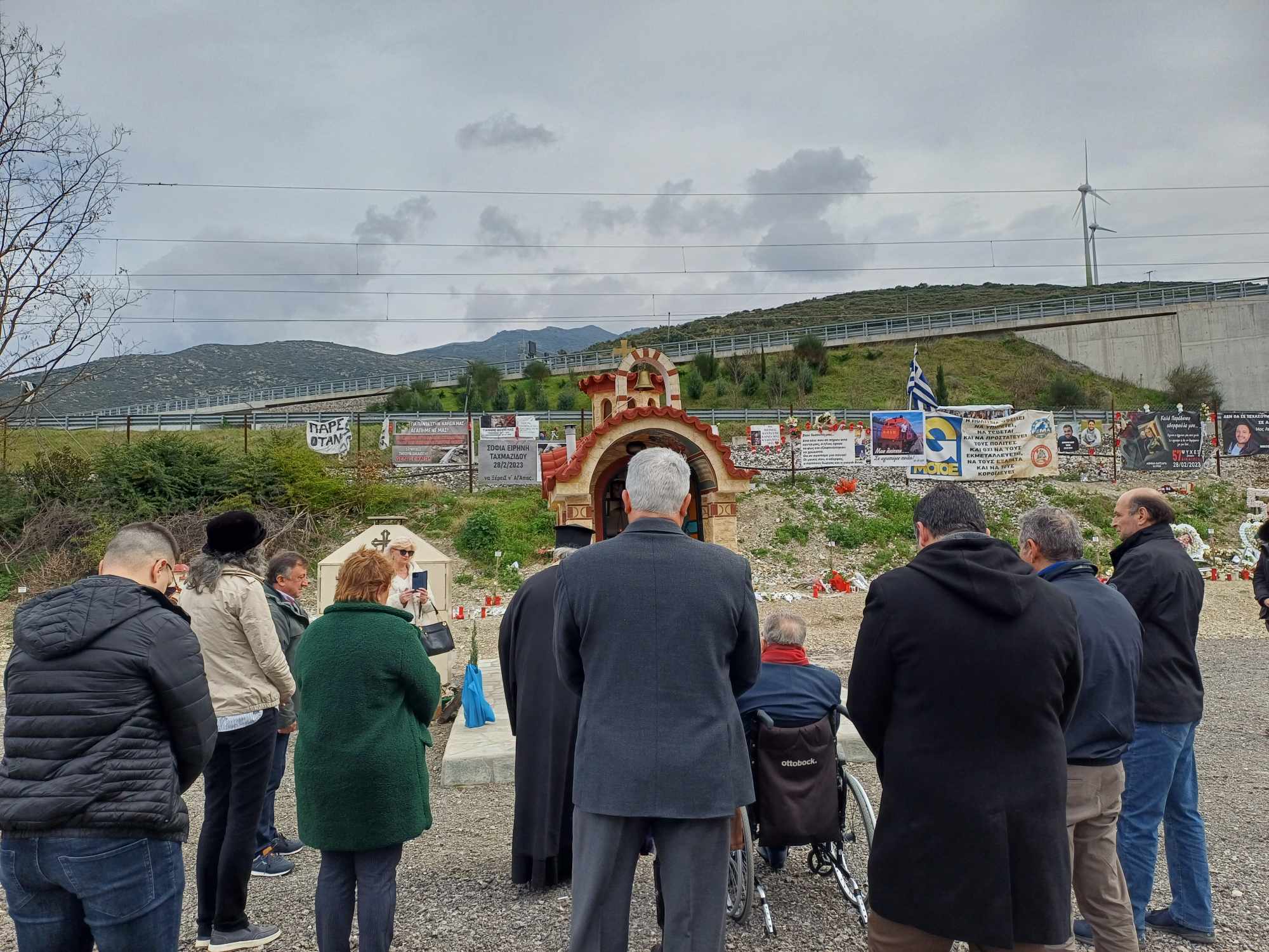 Επίσκεψη Πρόδρομου Εφιετζόγλου στον τόπο της τραγωδίας στα Τέμπη και τρισάγιο (φωτ.)