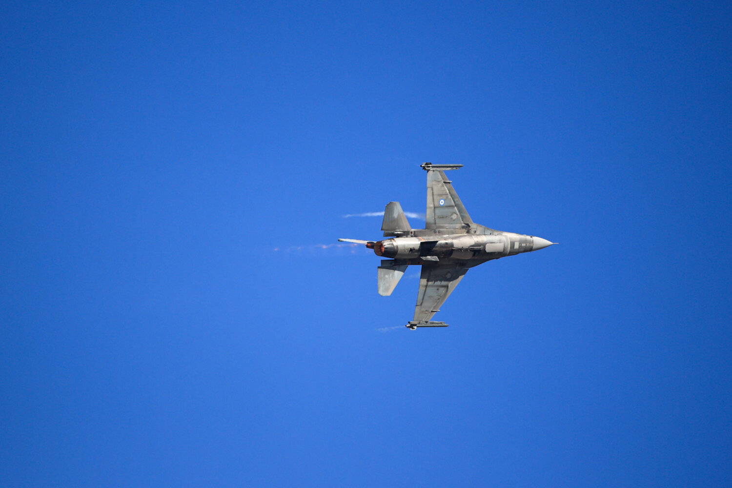 «Έσκισε τους αιθέρες» της Λάρισας το F-16 DEMO TEAM «ΖΕΥΣ» στην 110 Πτέρυγα Μάχης (ΦΩTO)