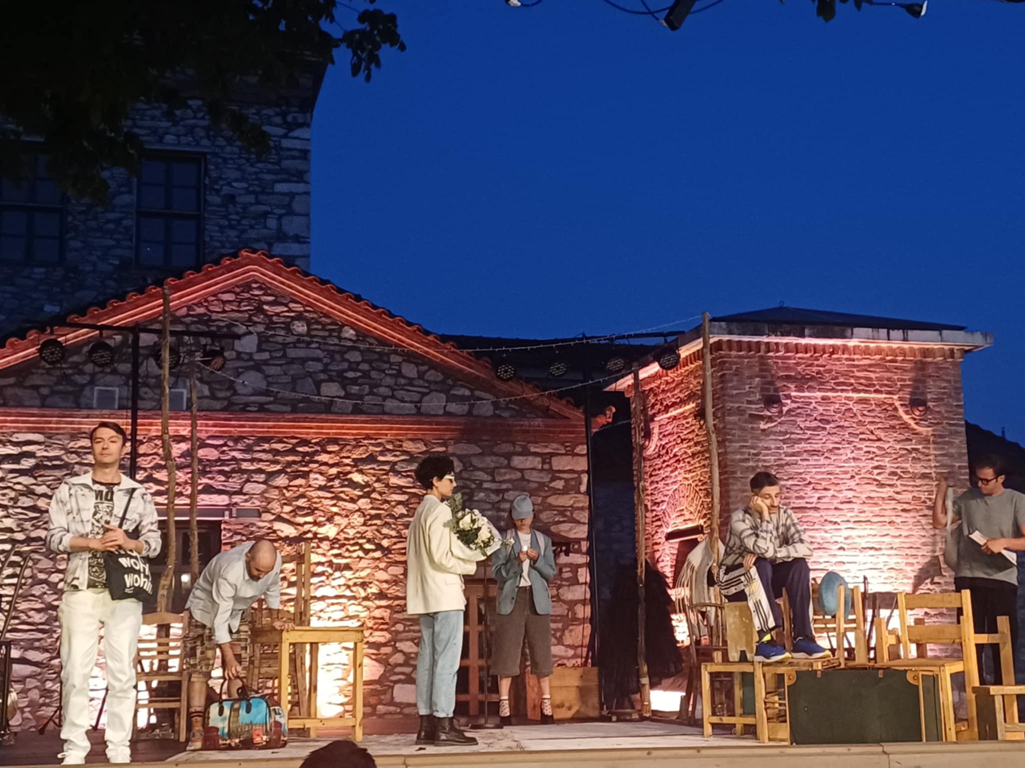Ενθουσίασε στην πρεμιέρα «η στρίγγλα που έγινε αρνάκι» στοην αυλή του Μύλου (ΦΩΤΟ