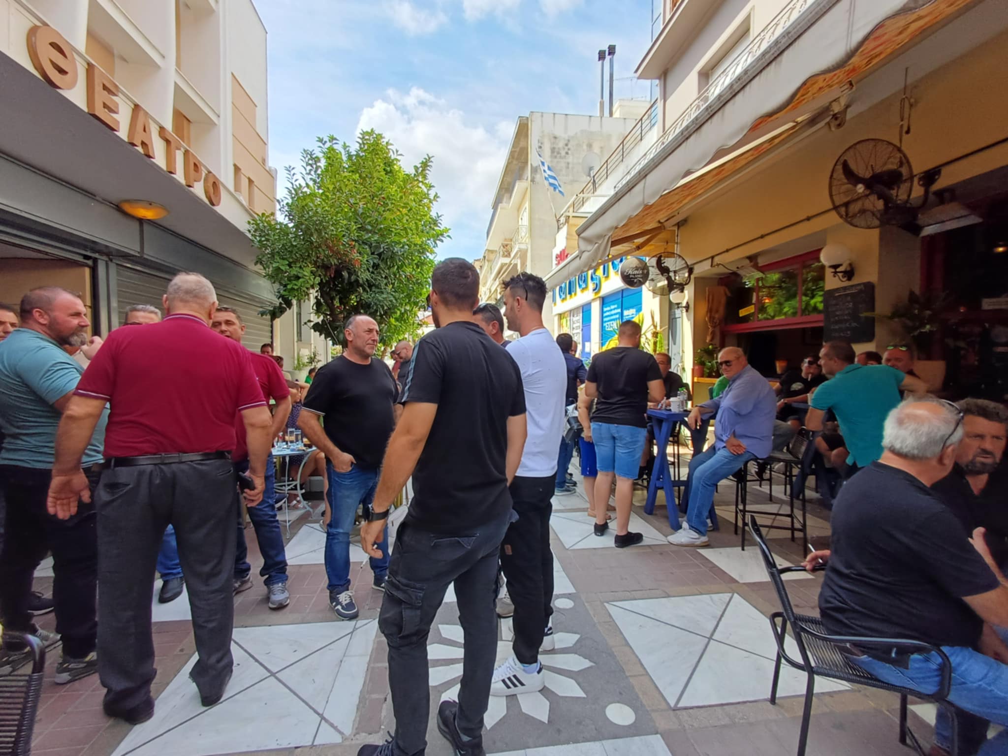 Ζητούν άμεση συνάντηση με τον πρωθυπουργό οι κτηνοτρόφοι Θεσσαλίας- μεγάλη η συμμετοχή στη σύσκεψη στον Τύρναβο (ΦΩΤΟ+video)