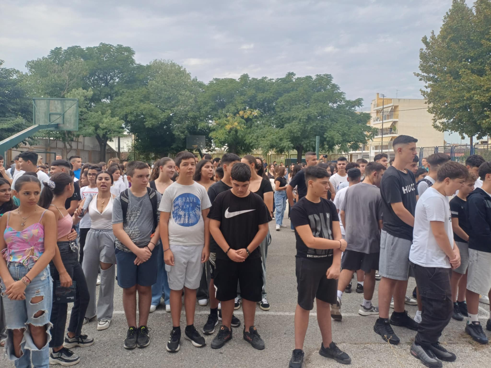 Στον αγιασμό στο 11ο Λύκειο στη νέα Σμύρνη ο δήμαρχος Λαρισαίων Θανάσης Μάμάκος (ΦΩΤΟ+video)