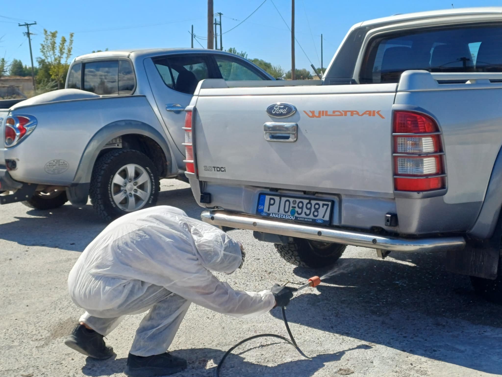 Έκτακτη επίσκεψη Κουρέτα, Κέλλα σε σταθμό απολύμνασης στο Μακρυχώρι- ένταση με κτηνοτρόφους που ζητούν εμβόλιο (ΦΩΤΟ+video)