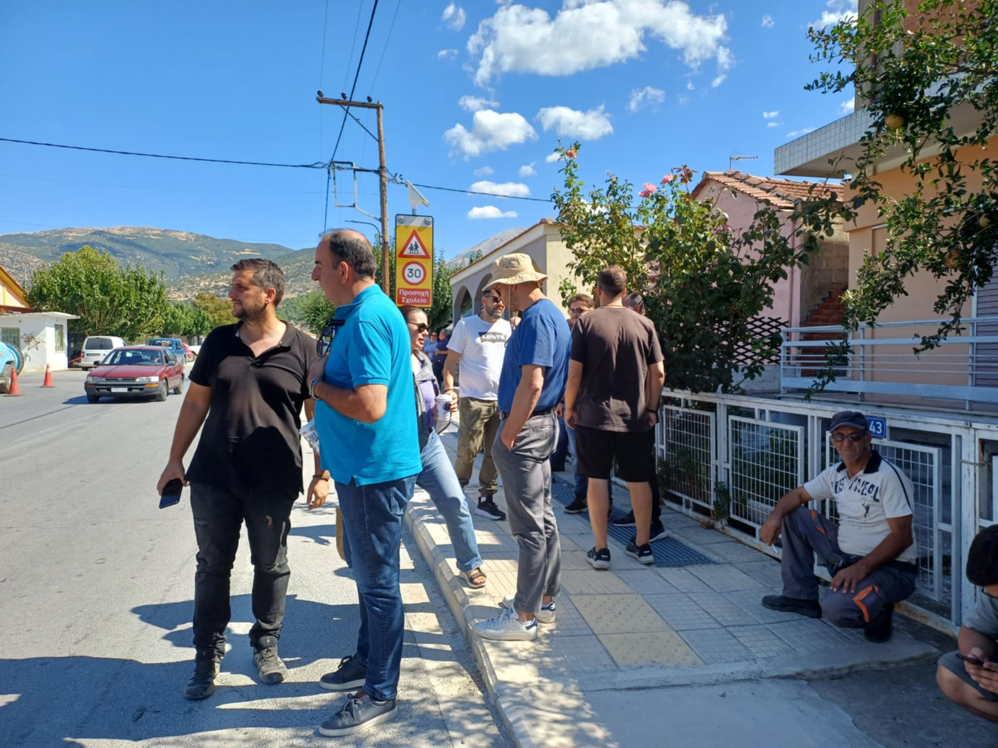 Με κινητοποίηση και τρακτέρ γιορτάζουν τη γιορτή αμυγδάλου στιο Συκούριο οι αγρότες (ΦΩΤΟ)
