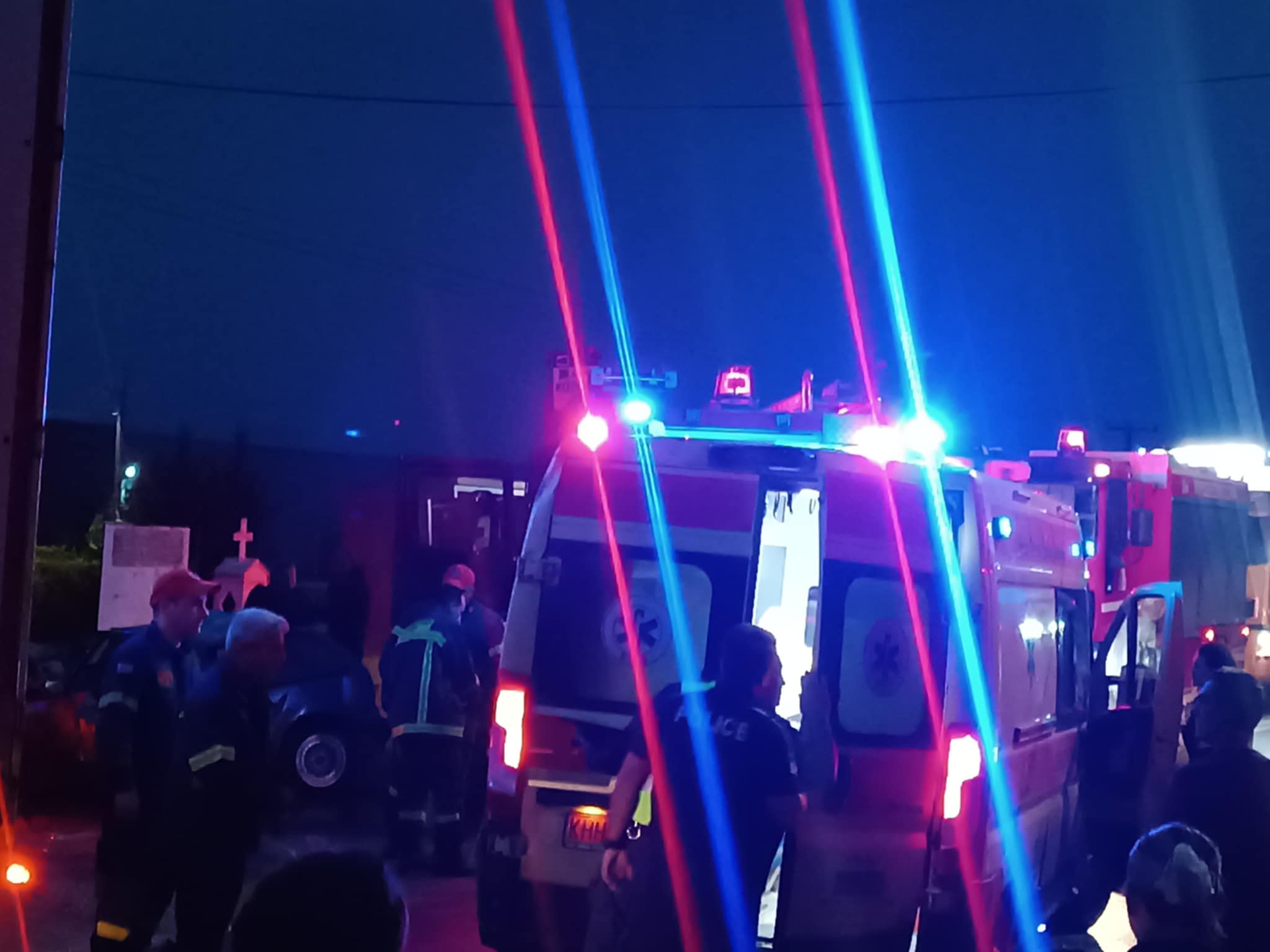 Σοβαρό τροχαίο στην ΠΕΟ Λάρισας- Βόλου στο Μόδεστο: σύγκρουση νταλίκας με ΙΧ-ένας σοβαρά τραυματίας (ΦΩΤΟ+video)