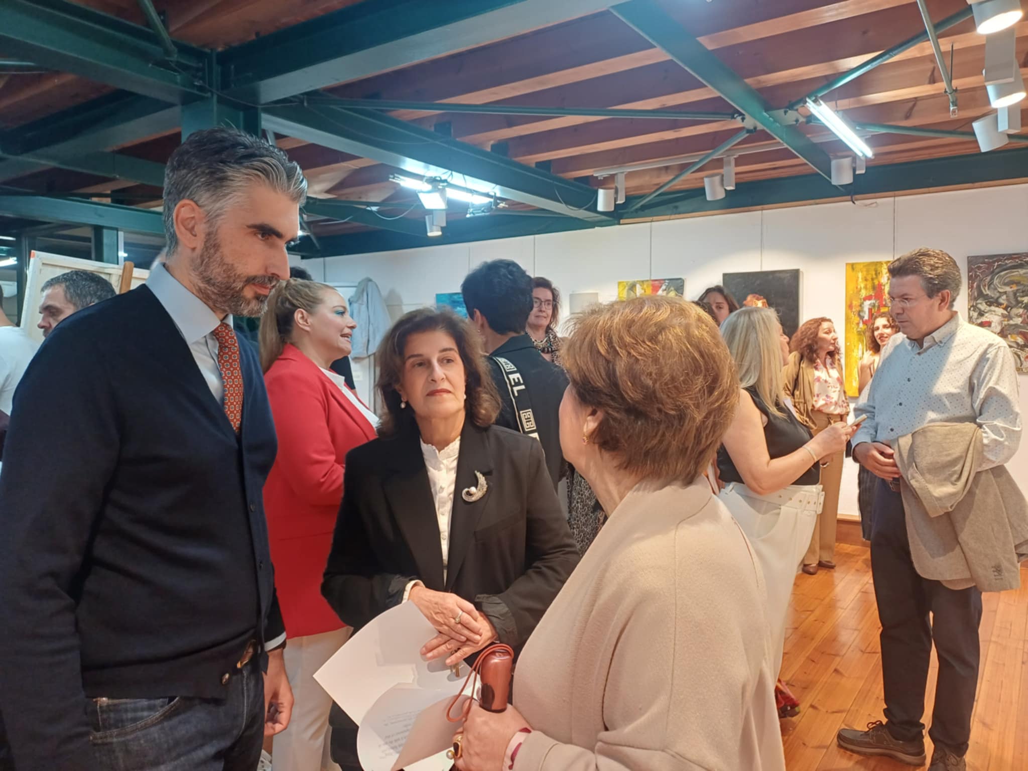 Εγκαινιάστηκε η έκθεση ζωγραφικής «LARISSA ART GLOBAL», της βραβευμένης εικαστικού Βασιλικής Μάγγα. (ΦΩΤΟ)