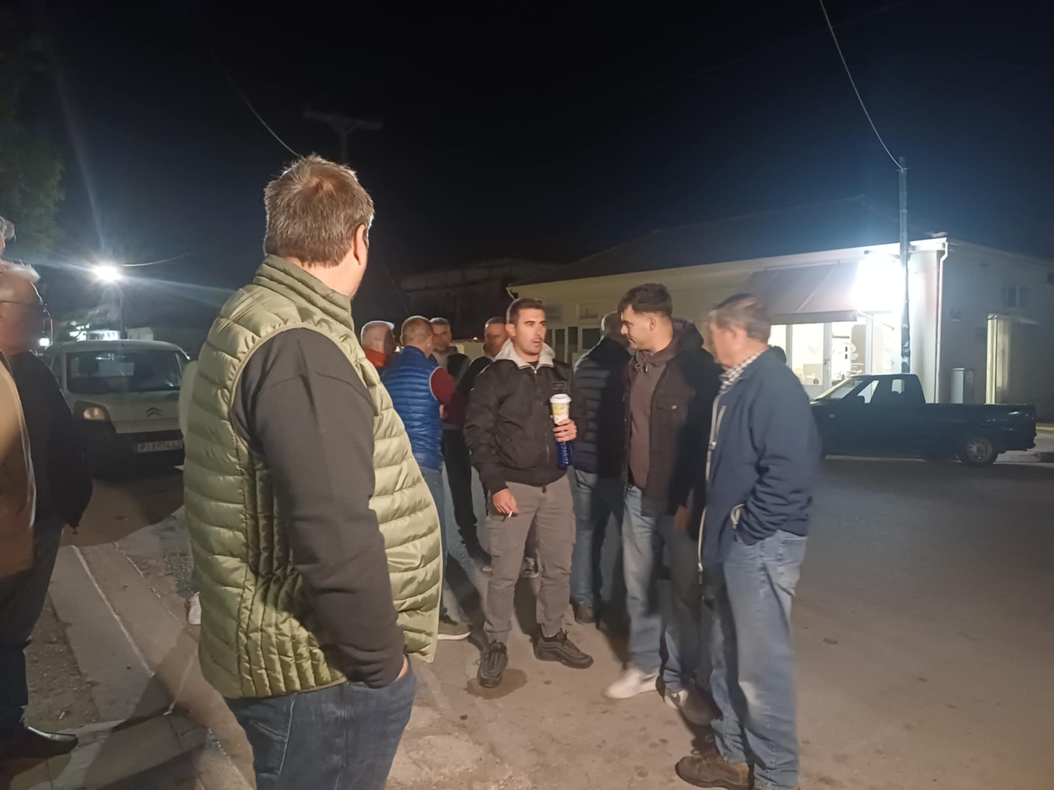 Βγάζουν τρακτέρ και ετοιμάζουν μπλόκα  αγρότες και κτηνοτρόφοι της Λάρισαας (ΦΩΤΟ)