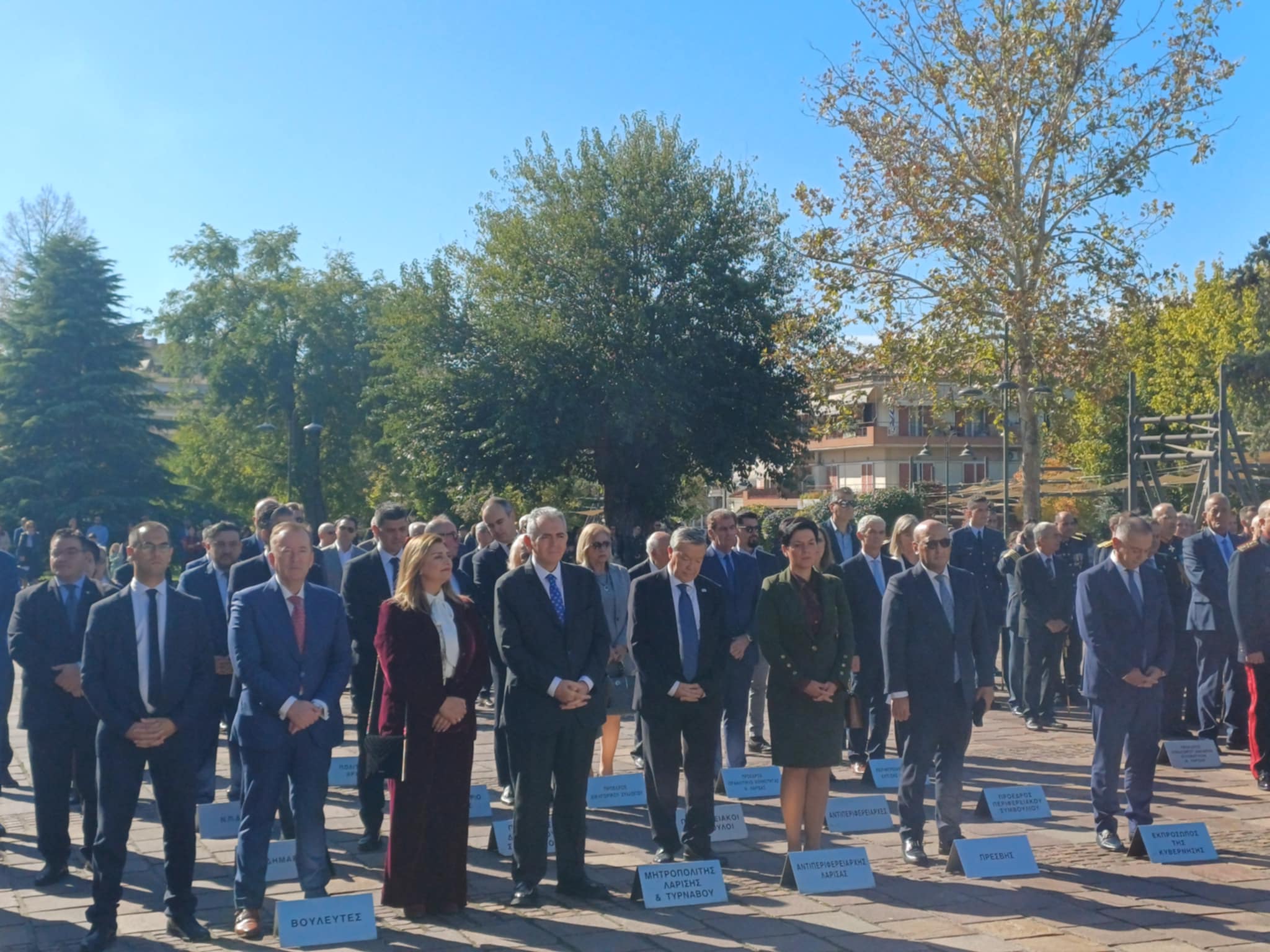 Με κατθεση στεφάνων στο Ηρώο συνεχίζονται οι εκδηλώσεις για την εθνική επέτειο (ΦΩΤΟ +video)