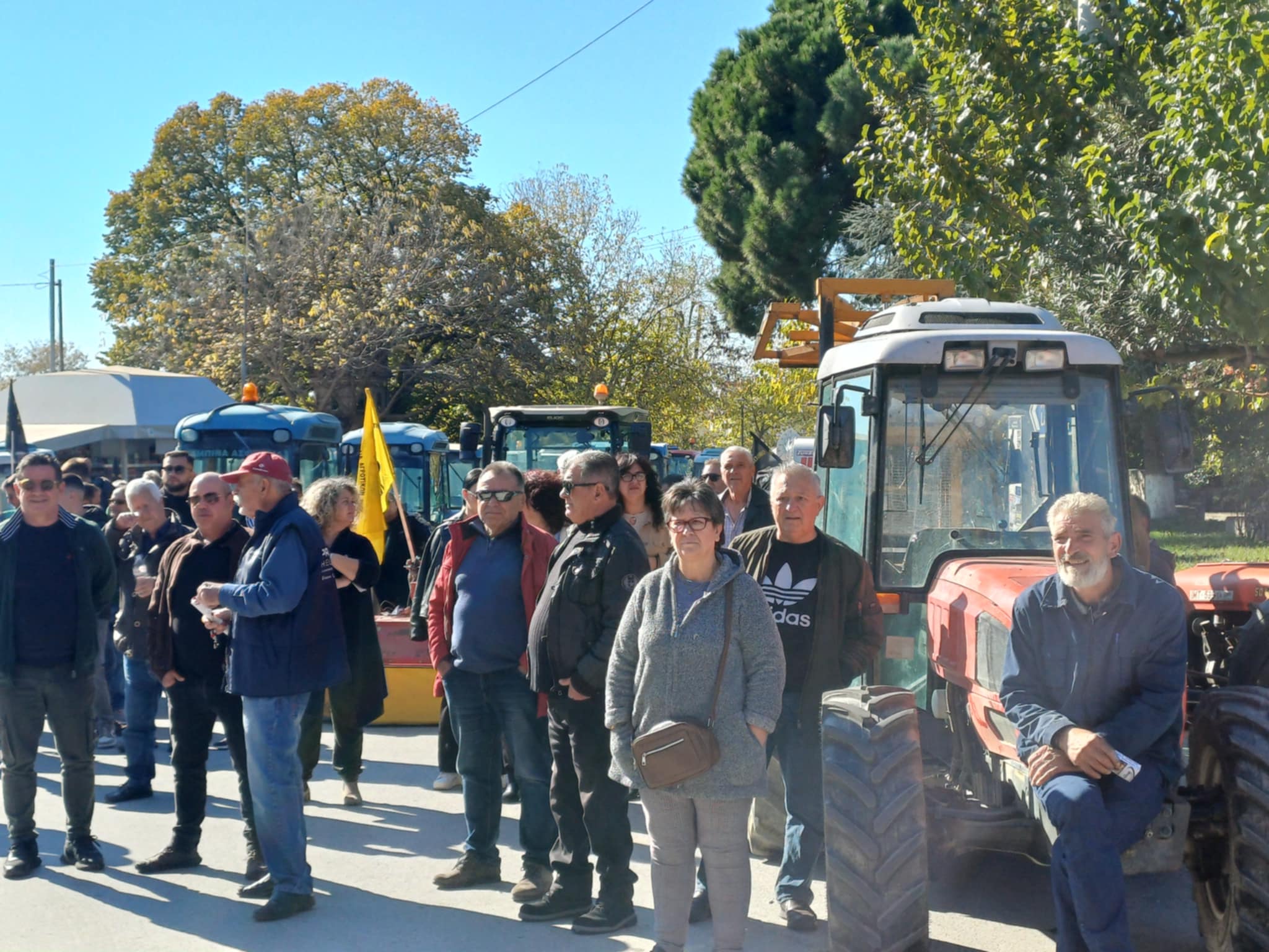 Δυναμικό συλλαλητήριο αγροτών στην Αγιά Λάρισας – Ζητούν ενισχύσεις – καταβολή αποζημιώσεων