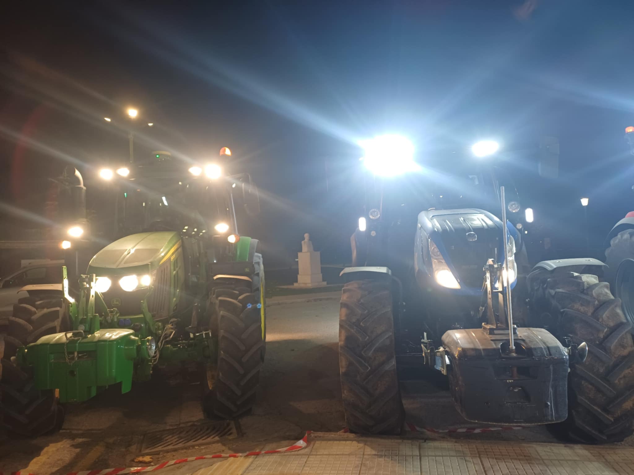 Με στόχο να συμπτήξουν ένα ενιαίο πανθεσσαλικό μπλόκο οι αγρότες συνεδριάζουν αυτή την ώρα στα Φάρσαλα (ΦΩΤΟ)