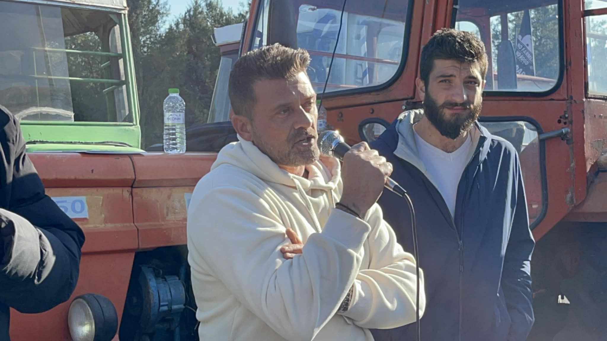 Αποφάσισαν κλιμάκωση κινητοποιήσεων στο μπλόκο της Νίκαιας, έκλισαν την αερογέφυρα- αύριο ανοίγουν τα διόδια στο Μακρυχώρι