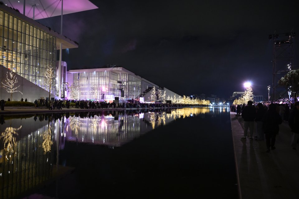 Η Ελλάδα υποδέχτηκε το 2026 με εκδηλώσεις από άκρη σε άκρη της χώρας -live ap;o to S;yntagma