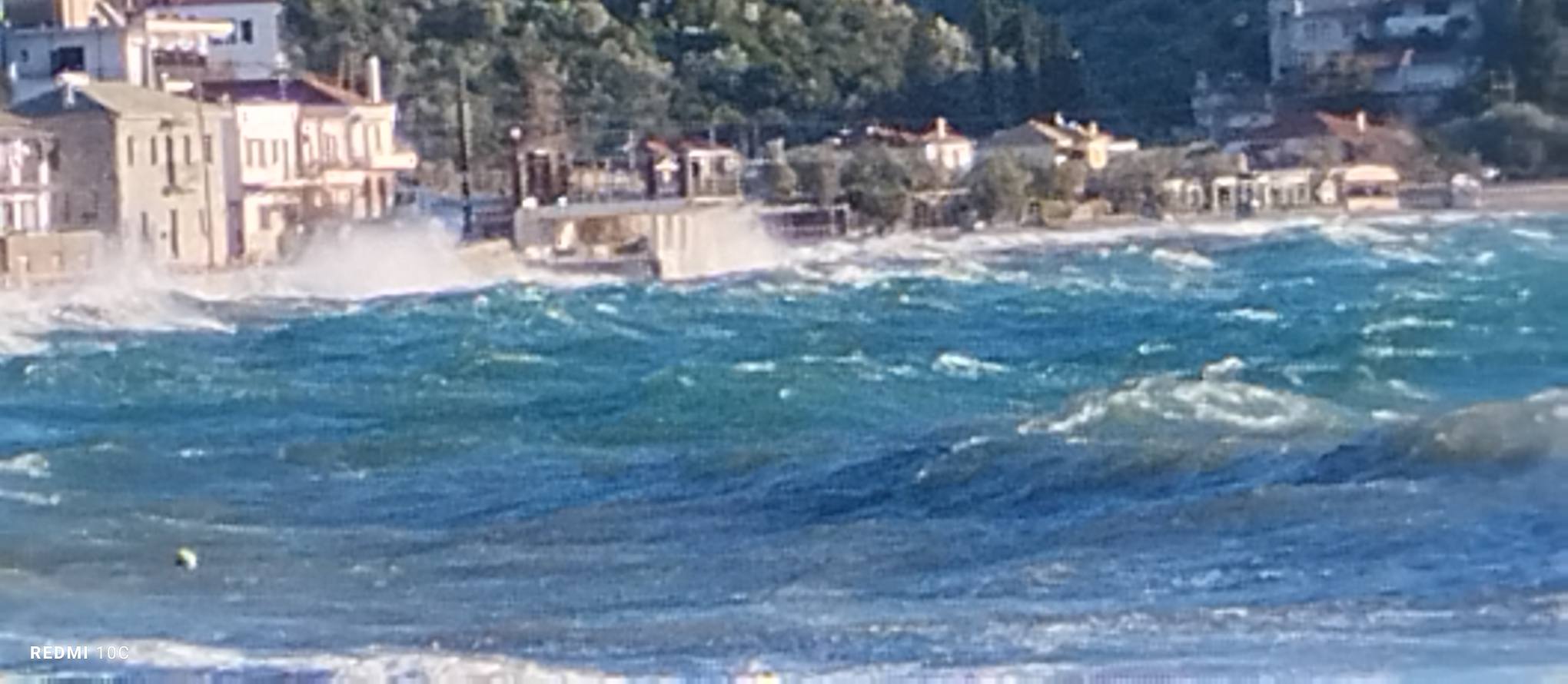 Συγκλονιστικές εικόνες από την πρόσφατη φουρτούνα στην Άφυσσο Πηλίου (ΦΩΤΟ)