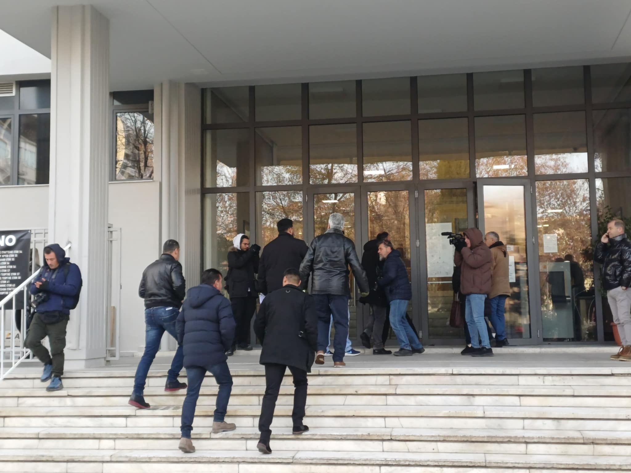 Στην εισαγγελία Λάρισαςαγρότες μπλόκου Νίκαιας -ζήτησαν τα βίντεο για εντοπισμό αυτών που  βανδάλισαν τα τρακτερ (ΦΩΤΟ)