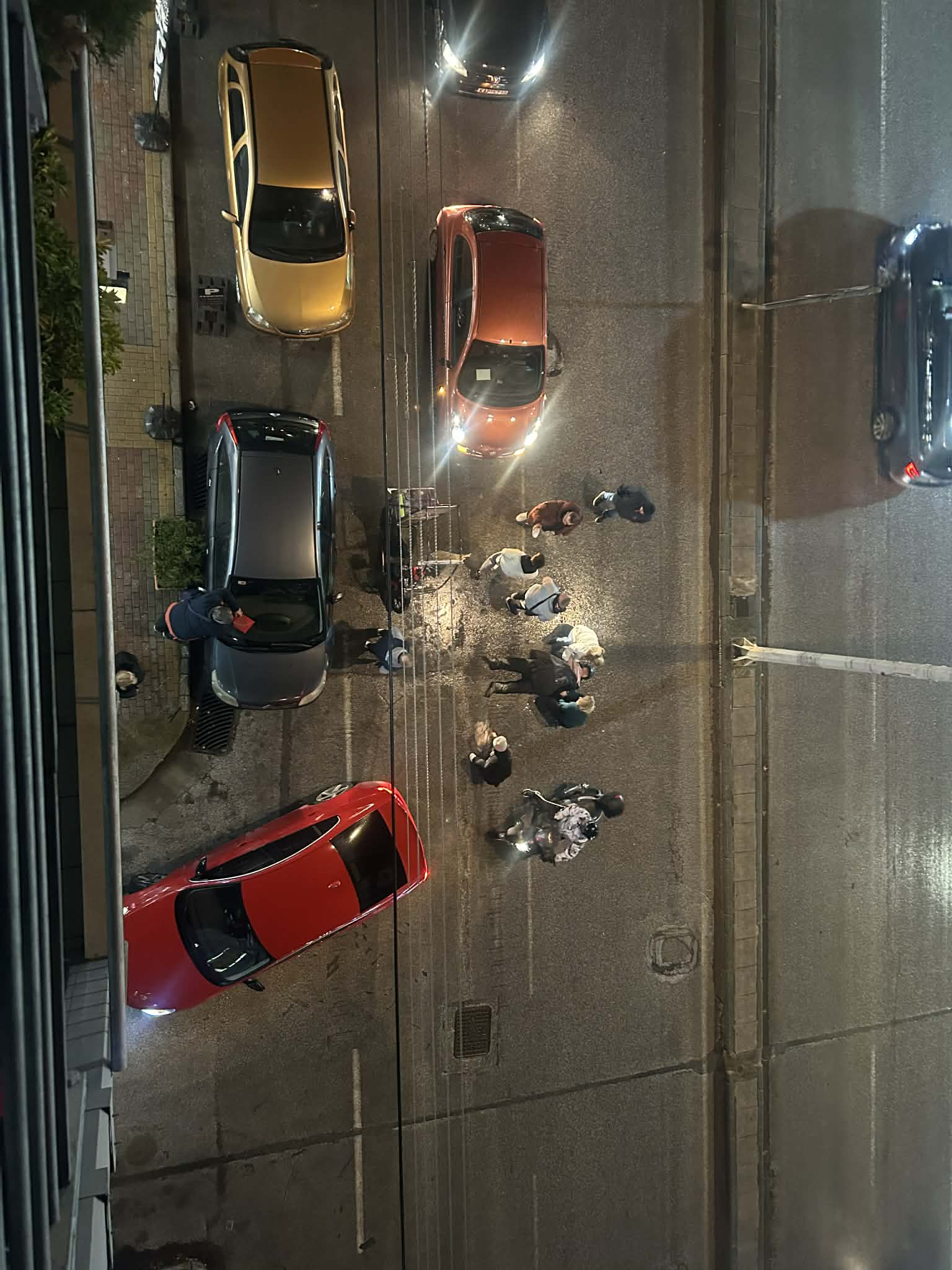 Τραυματίας πριν λίγο ντελιβεράς σε τροχαίο με ΙΧ στην Ηρώων Πολυτεχνείου (ΦΩΤΟ)