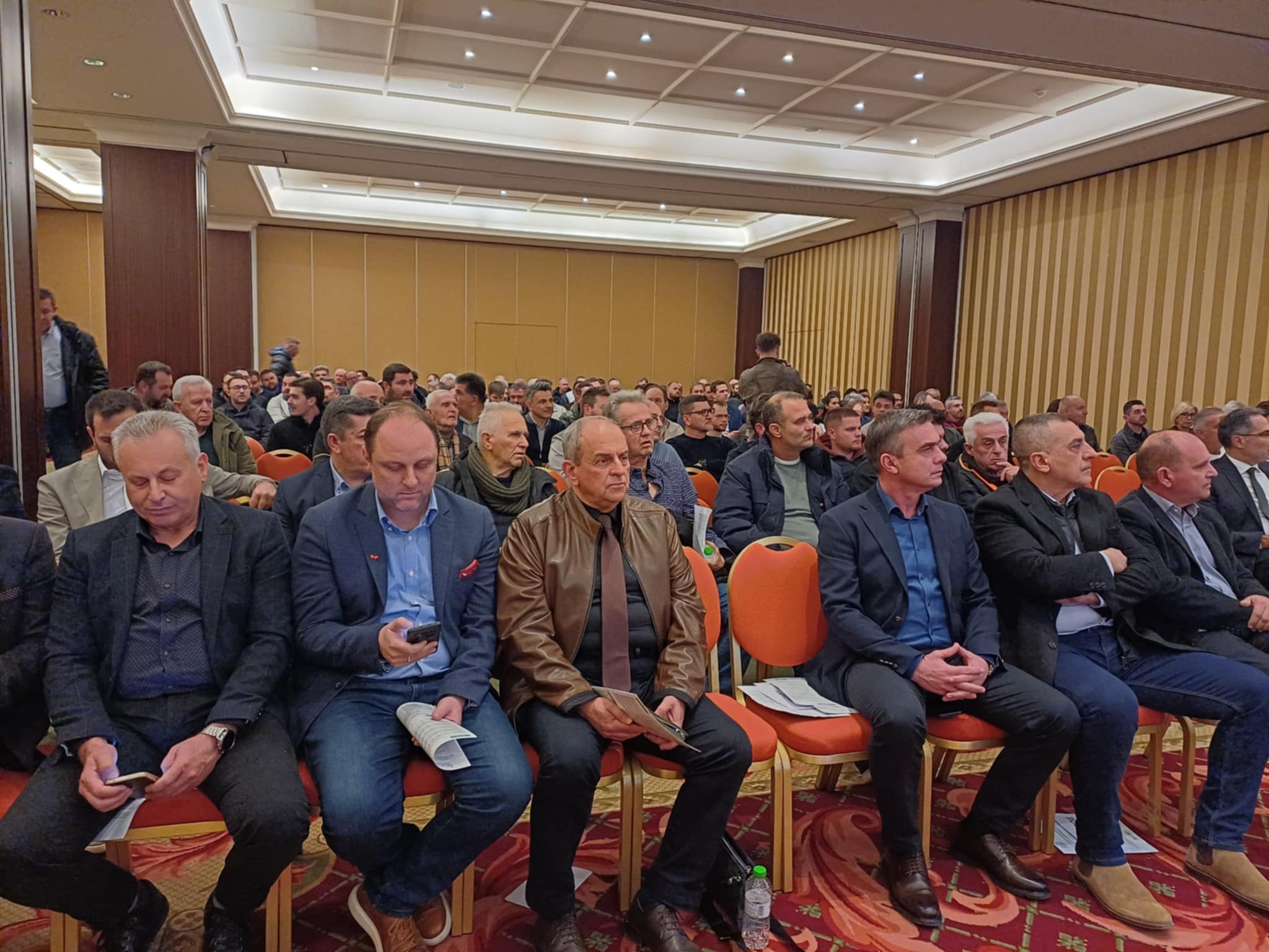 «Το παρόν και το μέλλον της ελληνικής βαμβακοκαλλιέργειας»  αναλύθηκε σε εσπερίδα της ΔΟΒ στη Λάρισα (ΦΩΤΟ)