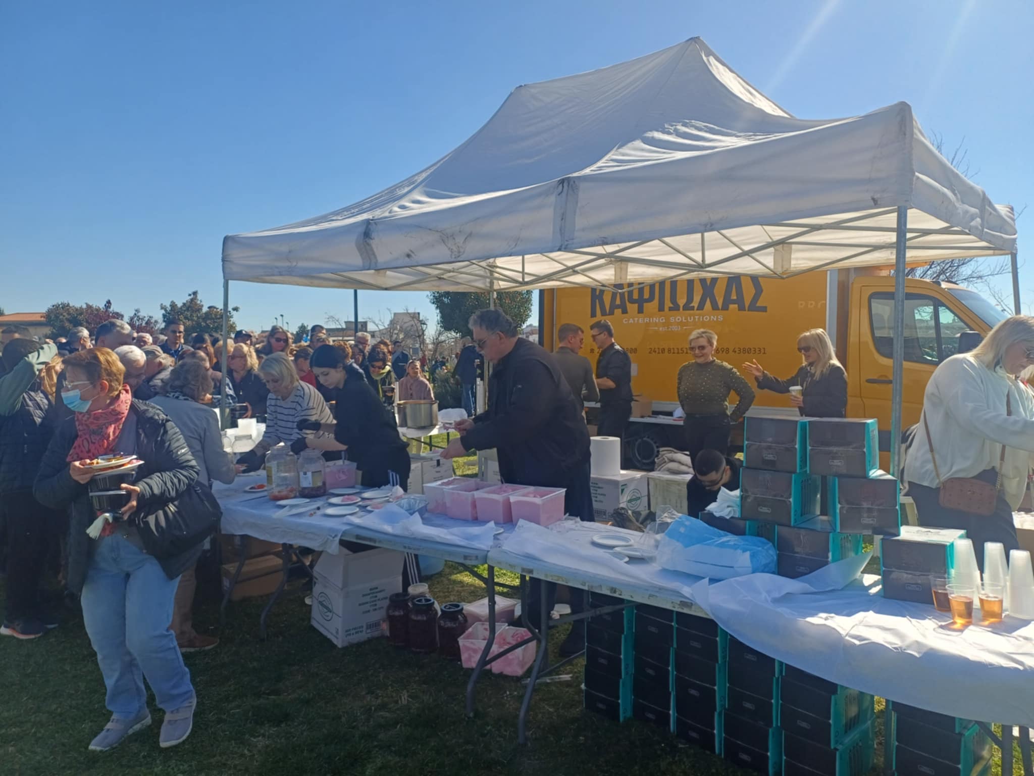 Καθαρά Δευτέρα στη Λάρισα: Γέμισε πολύχρωμους χαρατετούς το Πάρκο των Χρωμάτων (ΦΩΤΟ+video)