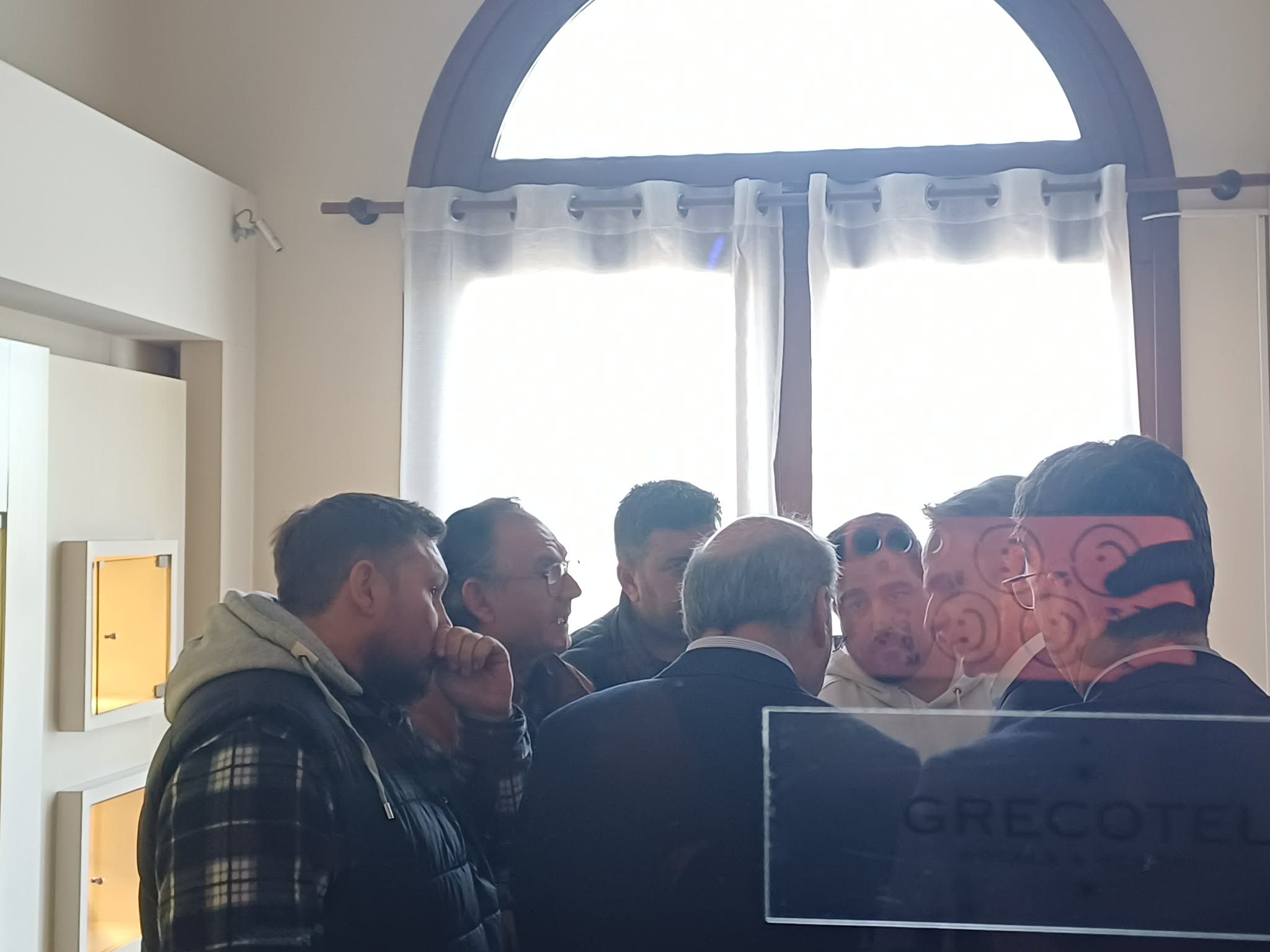 Συνάντηση αγροτών των μπλόκων με Μητσοτάκη στη Λάρισα (ΦΩΤΟ)