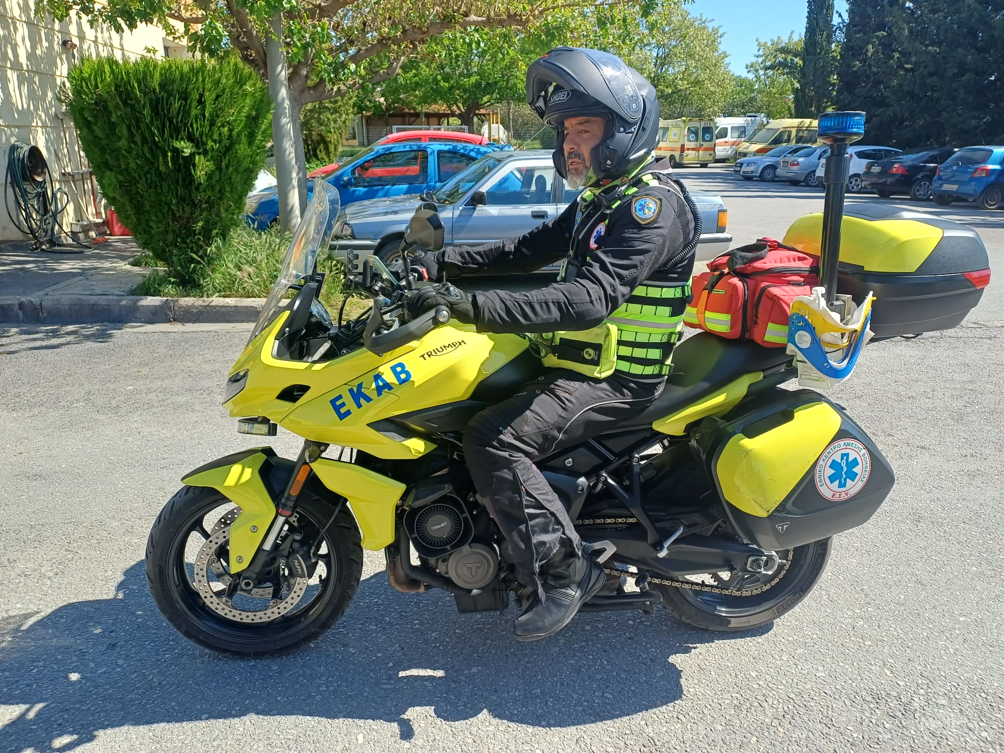 Λάρισα: Οι «ήρωες των 5 λεπτών» του ΕΚΑΒ σώζουν ζωές καθημερινά (ΦΩΤΟ-ΒΙΝΤΕΟ)