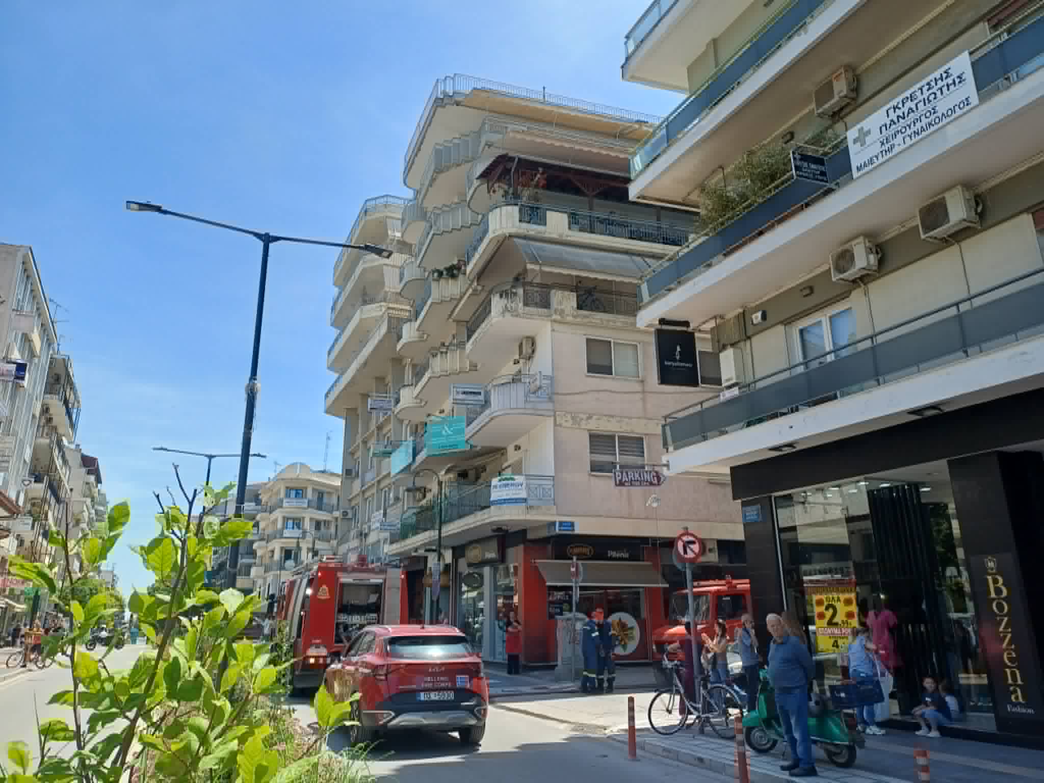 Συναγερμός στην Πυροσβεστική για φωτιά σε διαμέρισμα στο κέντρο της Λάρισας (ΦΩΤΟ)