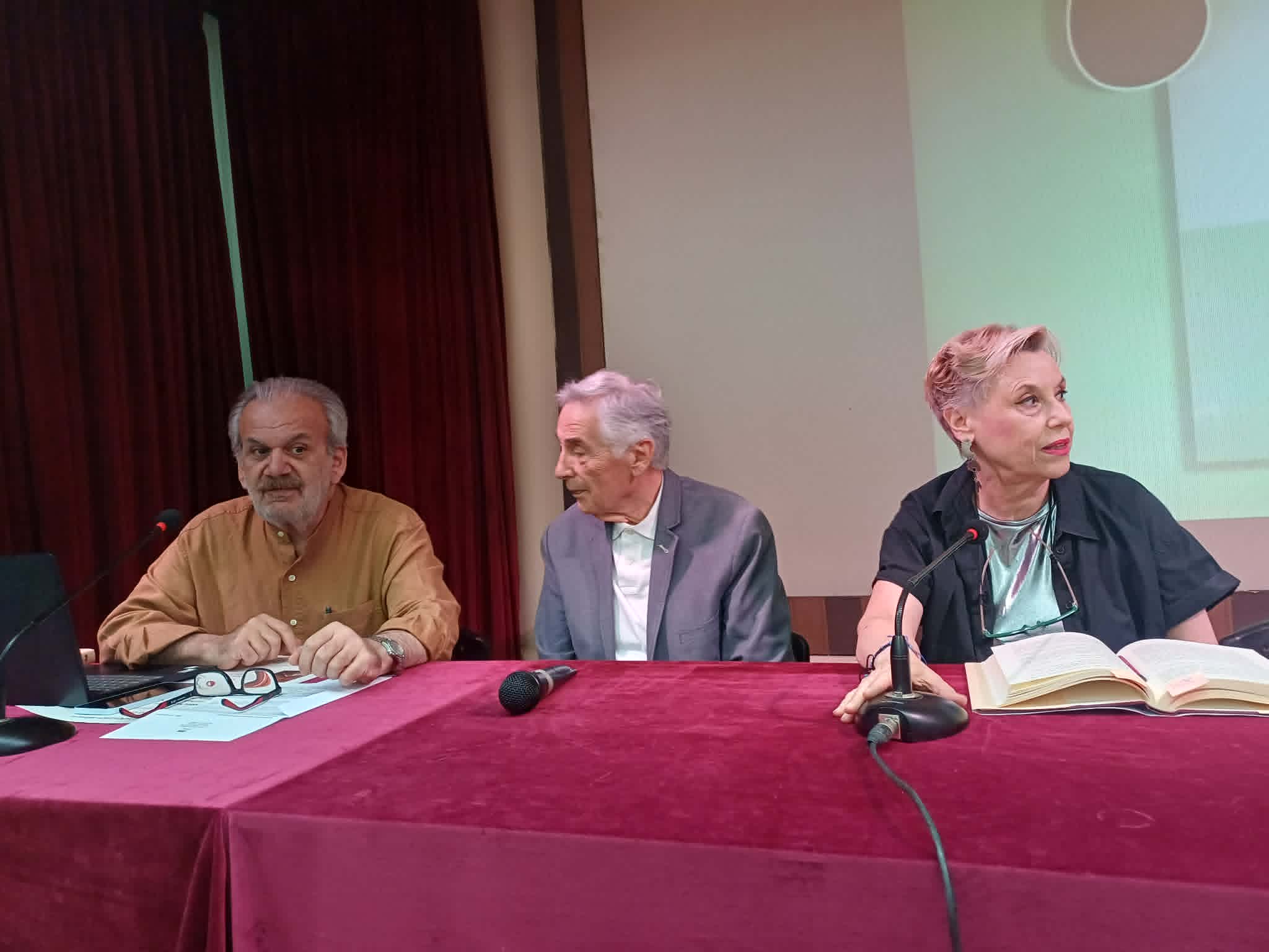 «Το Φιλοσοφικό Θέατρο» του Θεοδόση Πελεγρίνη παρουσιάστηκε στη Λάρισα (ΦΩΤΟ+video)