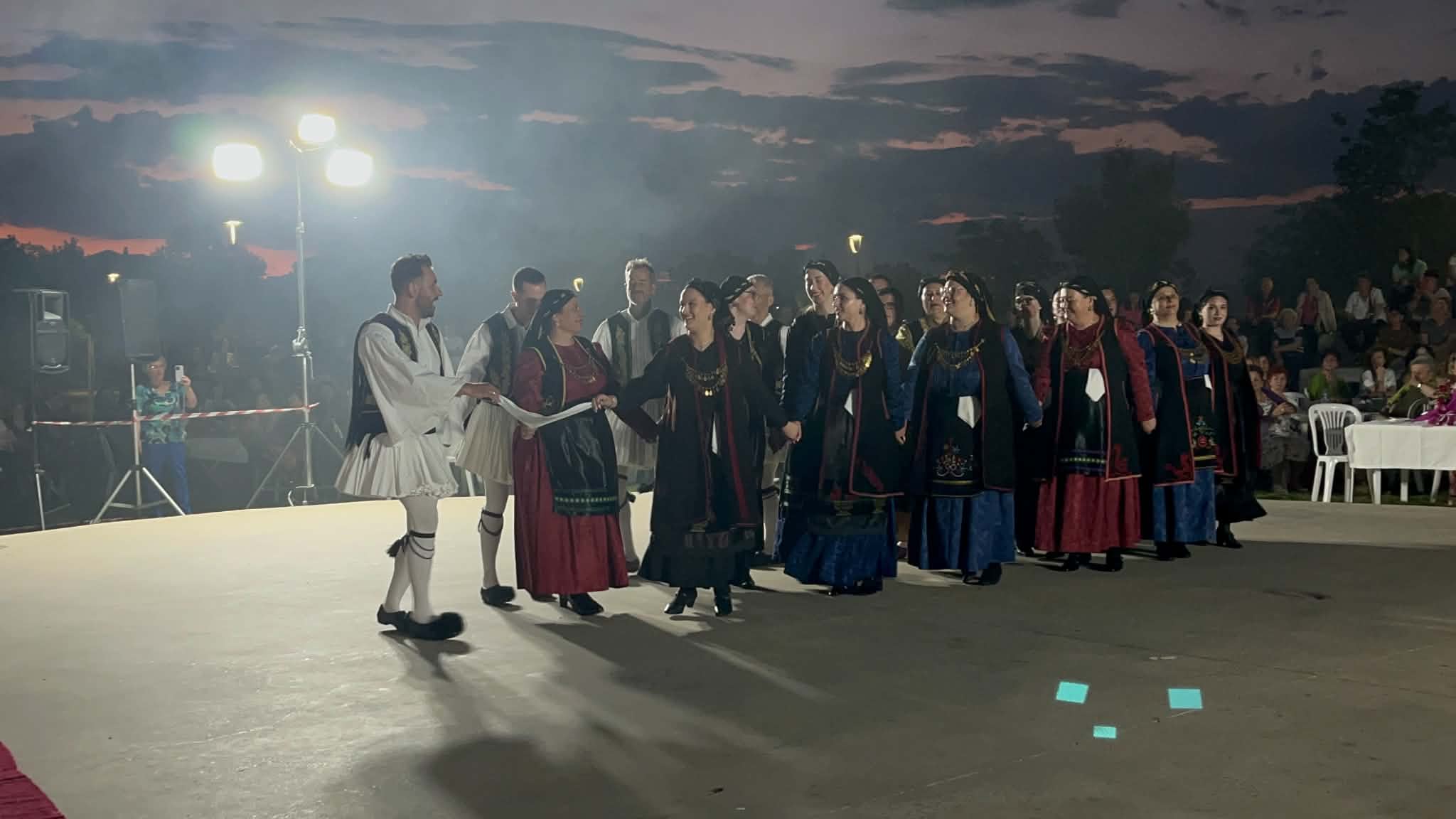 Βλάχικη παράδοση και ηπειρώτικοι χοροί ζωντάνεψαν στο Χατζηχαλάρ (ΦΩΤΟ-ΒΙΝΤΕΟ)