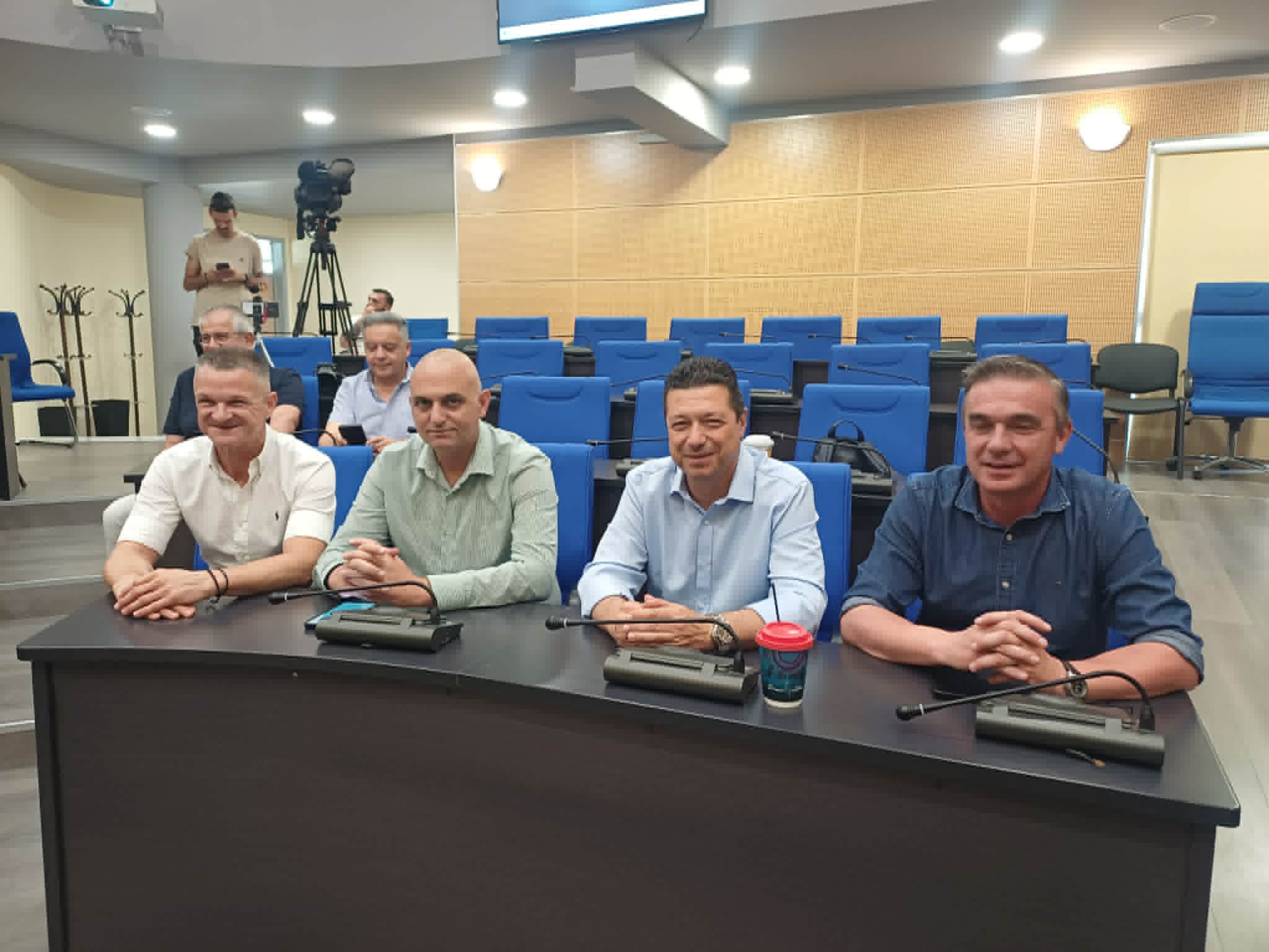 Ξεκίνησε το πτόγραμμα κουνοποκτονία ςστην περιφεέρεια Θεσσαλίας (ΦΩΤΟ)