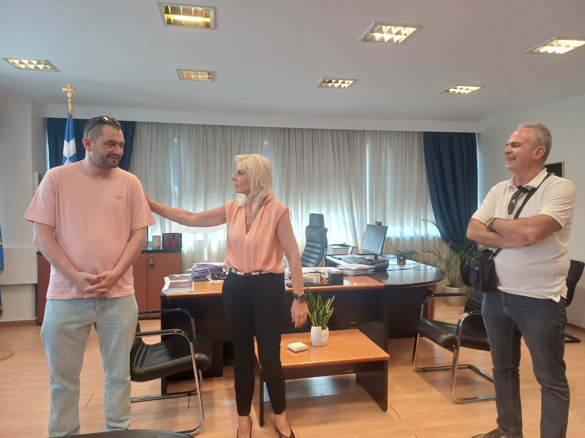 Συγκέντρωση διαμαρτυρίας από ΕΙΝΚΥΛ στην Αποκεντρωμένη για τη μονιμότητα στο δημόσιο (ΦΩΤΟ+video)