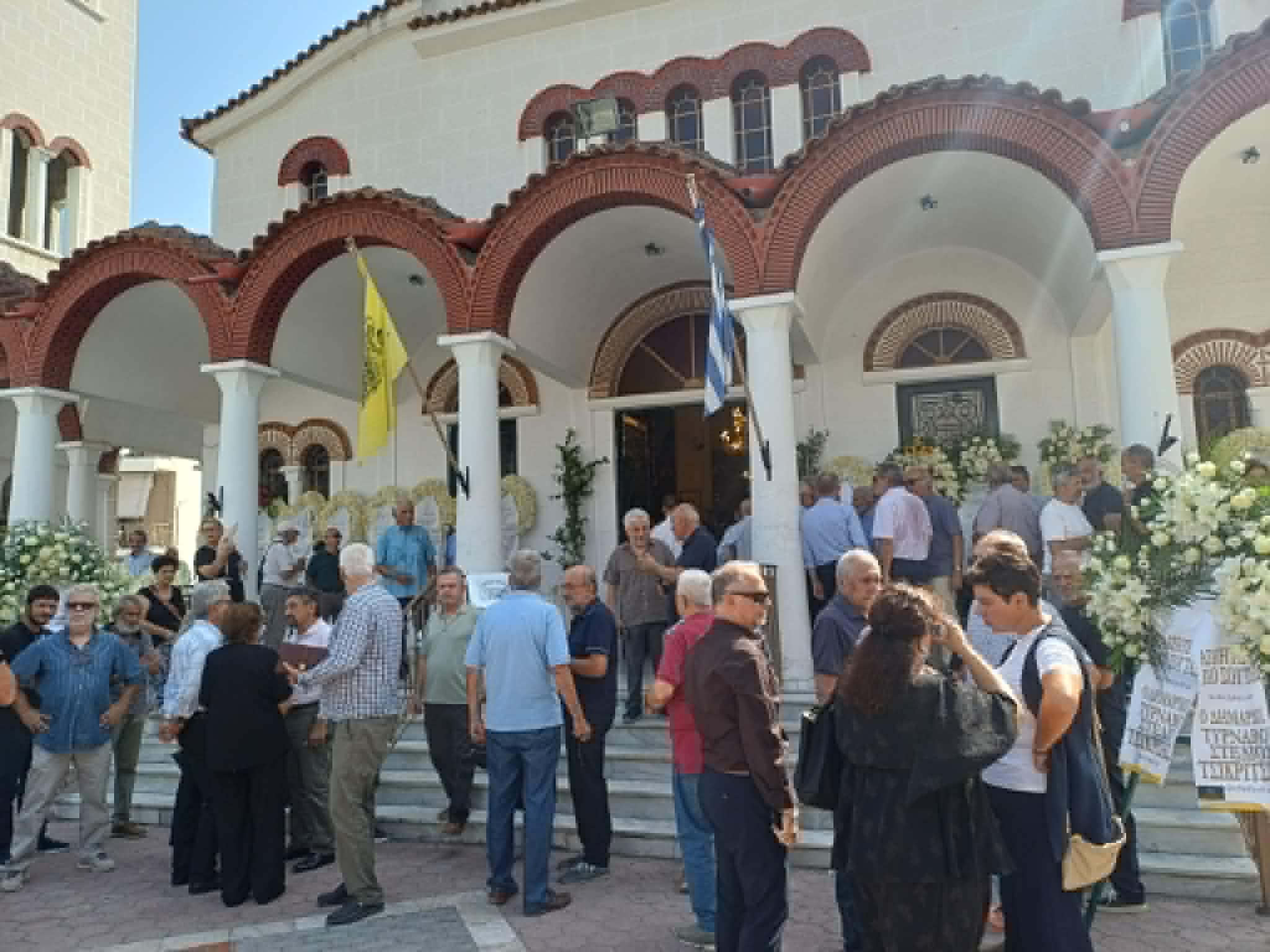 Με τιμές και συγκίνηση το τελευταίο «αντίο» σήμερα στον επί 16 χρόνια δήμαρχο Τυρνάβου Δημήτρη Κουγιώνη (ΦΩΤΟ)