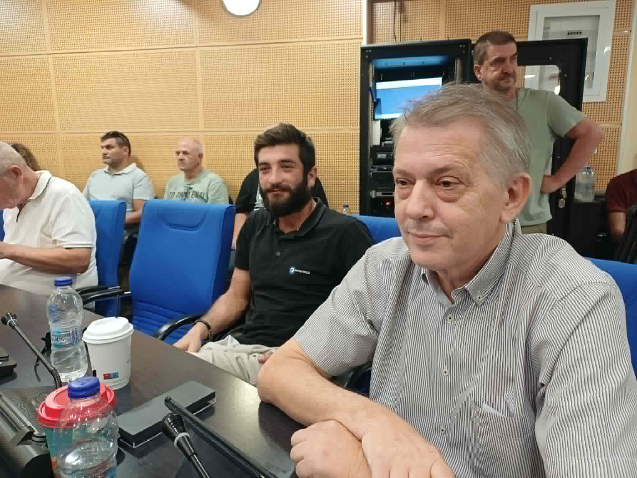 Συγγενείς θυμάτων των Τεμπών ζητούν εξηγήσεις από  Αγοραστό για το μπάζωμα στο περιφερeιακό συμβούλιο  (ΦΩΤΟ)