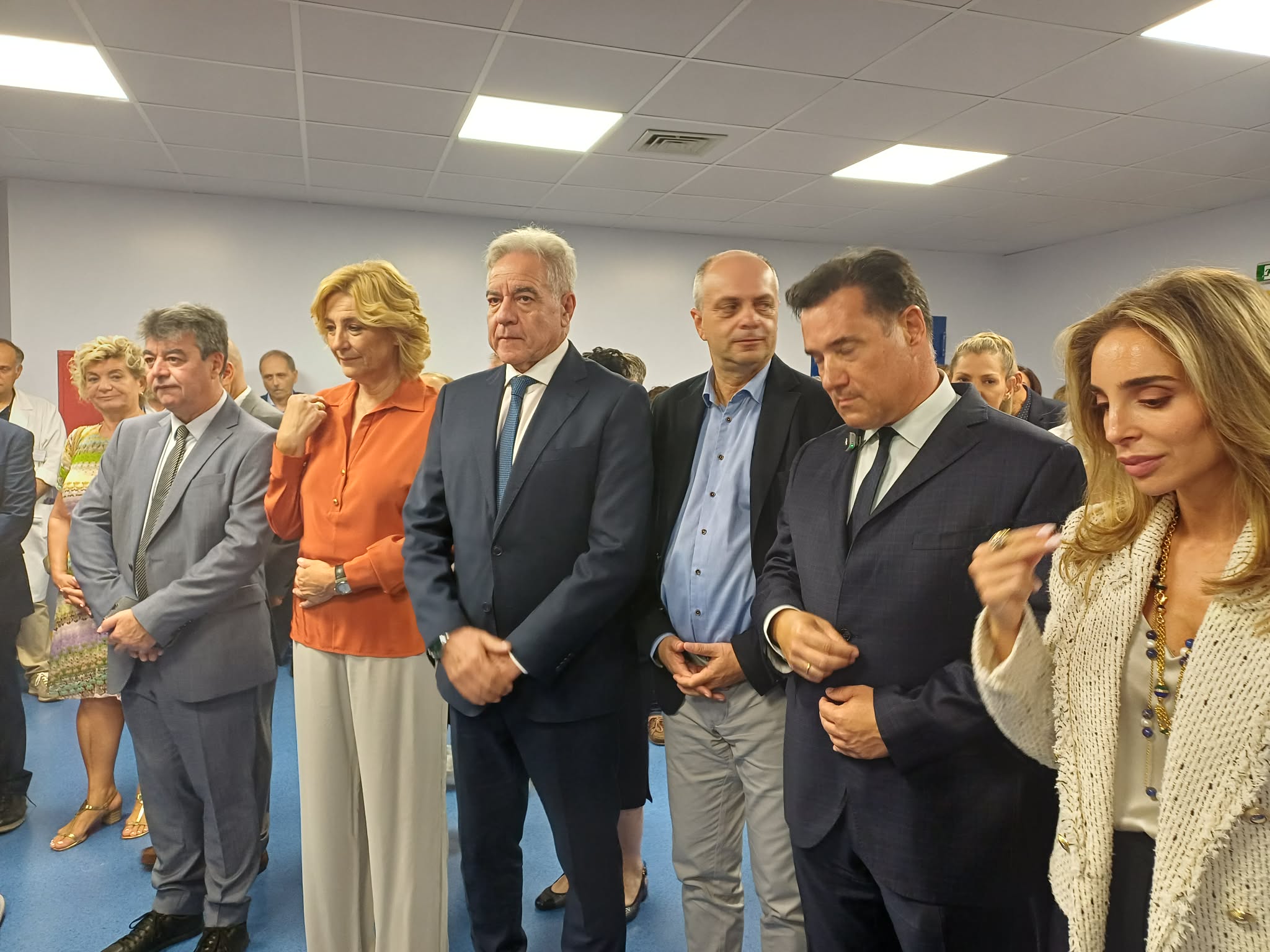 Διπλά εγκαίνια στο Πανεπιστημιακό Λάρισας από τον Άδωνι Γεωργιάδη για Παιδιατρική και τμήμα μετομόσχευσης μυελού οστών