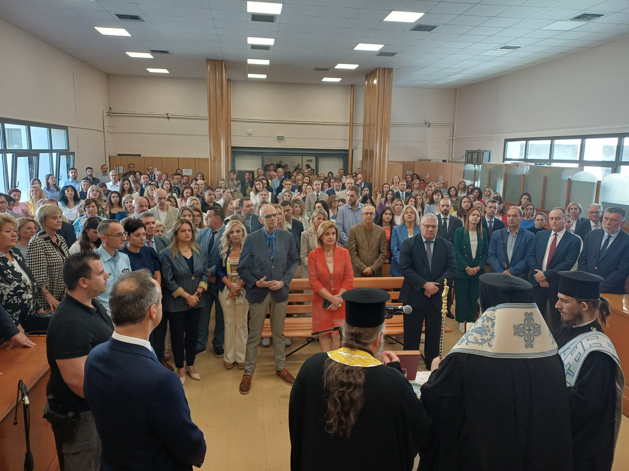 Επίσημη έναρξη του νέου δικαστικού έτους στη Λάρισα με αγιασμό (ΦΩΤΟ+video)