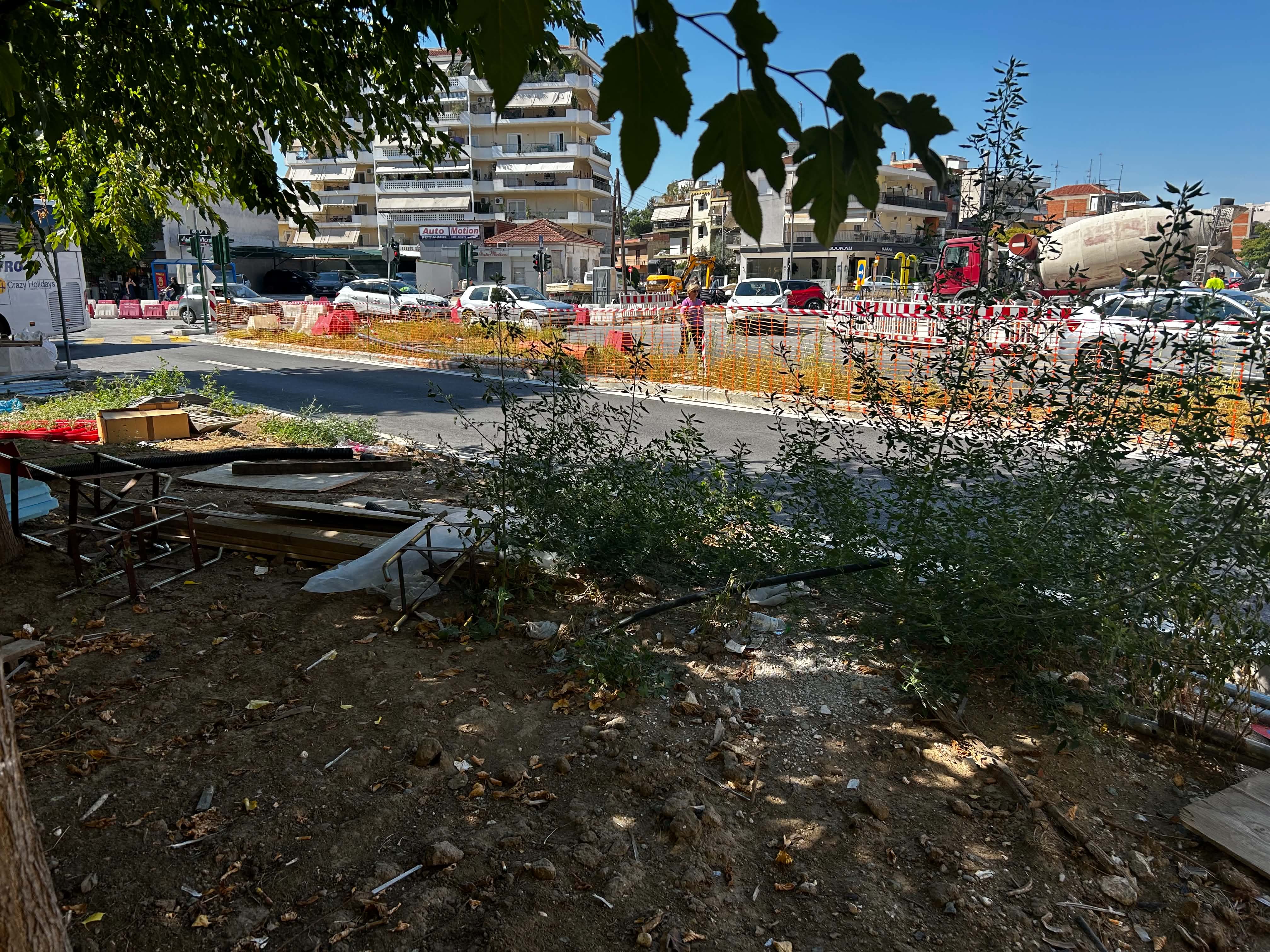 Κυκλικός κόμβος Ηρώων Πολυτεχνείου: Έργα με κόστος την ασφάλεια- καθημερινά τα παράπονα Λαρισαίων- δείτε εικόνες
