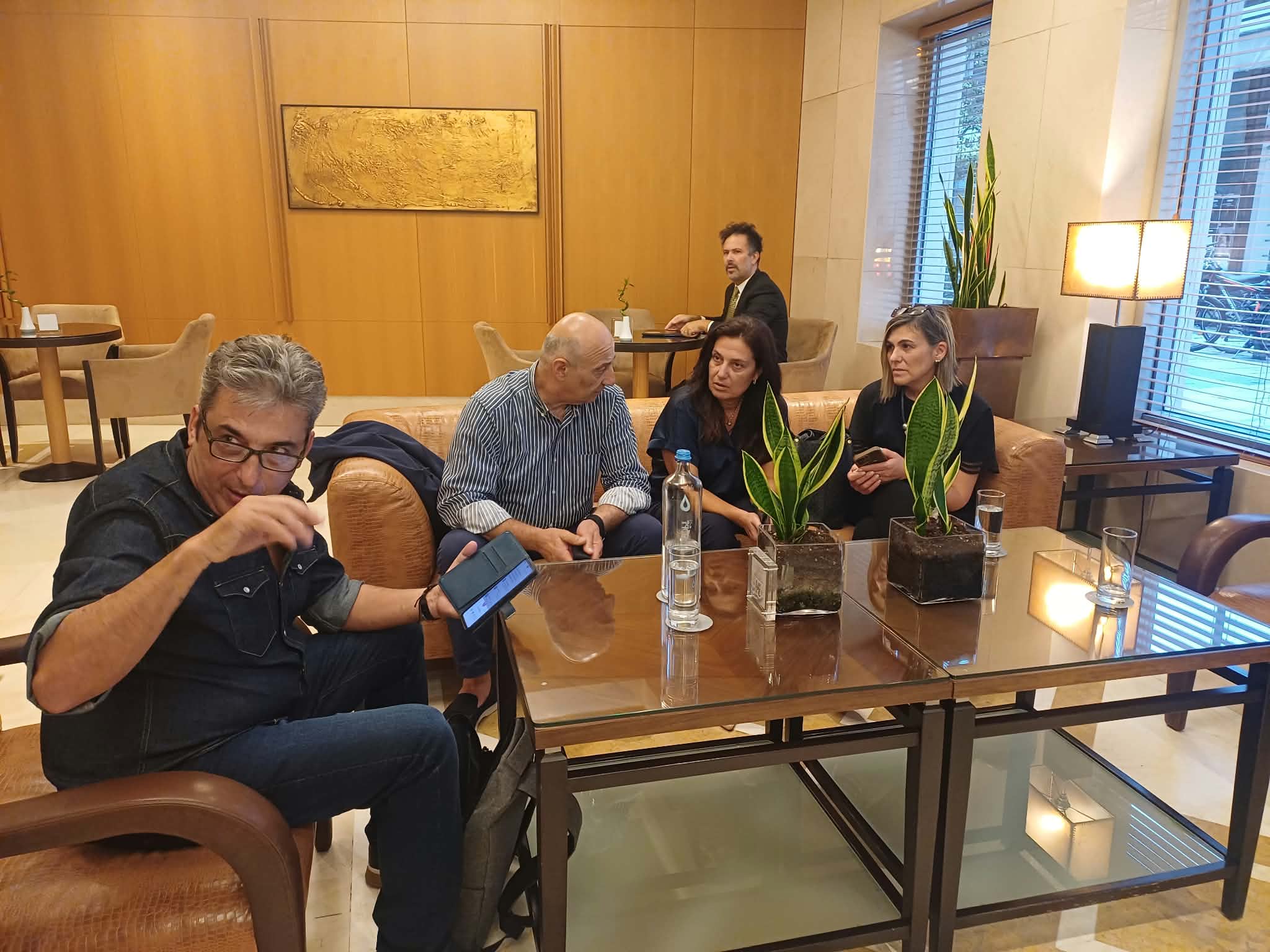 Στη Λάρισα η αντιπροσωπεία του Ευρωκοινοβουλίου – Συνάντηση με συγγενείς των θυμάτων των Τεμπών (ΦΩΤΟ)
