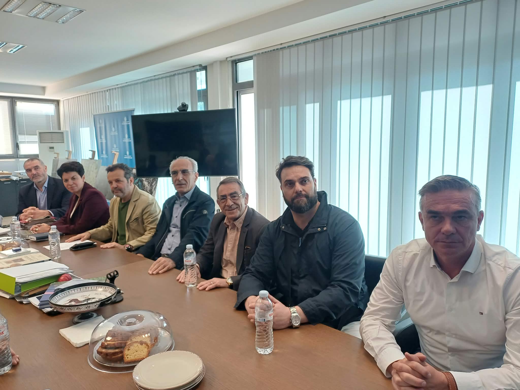 Στη Λάρισα κλιμάκιο του ΠΑΣΟΚ – Συνάντηση με τον Δημήτρη Κουρέτα (ΦΩΤΟ)