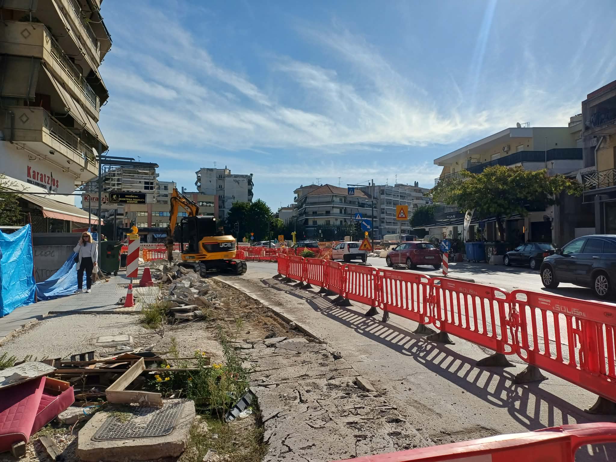 Ξεκίνησαν οι κατεδαφίσεις στην Ηρώων Πολυτεχνείου - Ανοίγει ο δρόμος για το νέο κυκλικό κόμβο (ΦΩΤΟ+video)