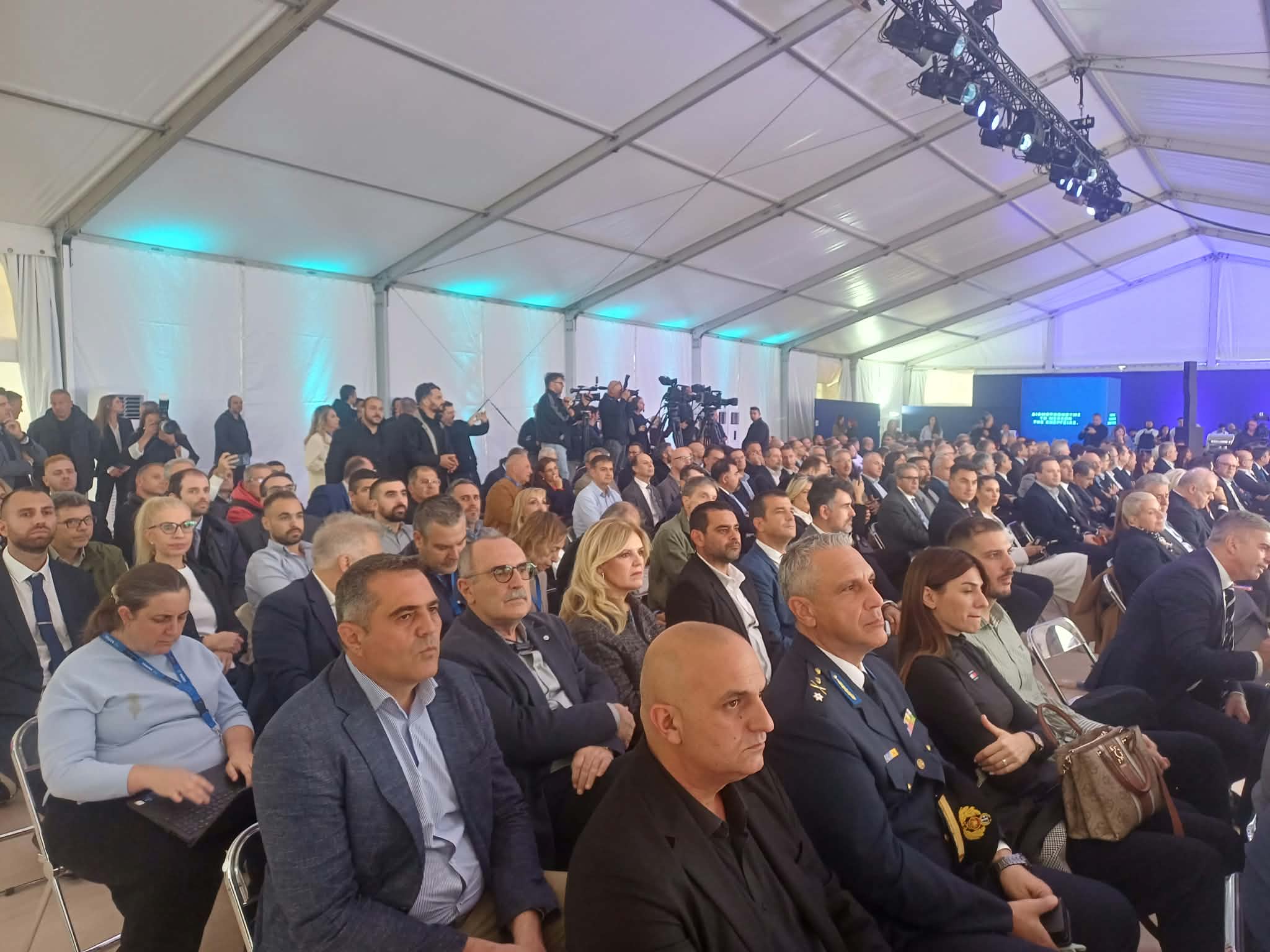 Στις Νέες Καρυές η μεγαλύτερη αυτόνομη μονάδα αποθήκευσης ενέργειας στην Ελλάδα-Εγκαίναι παρουσία Μητσοτάκη (ΦΩΤΟ+video)