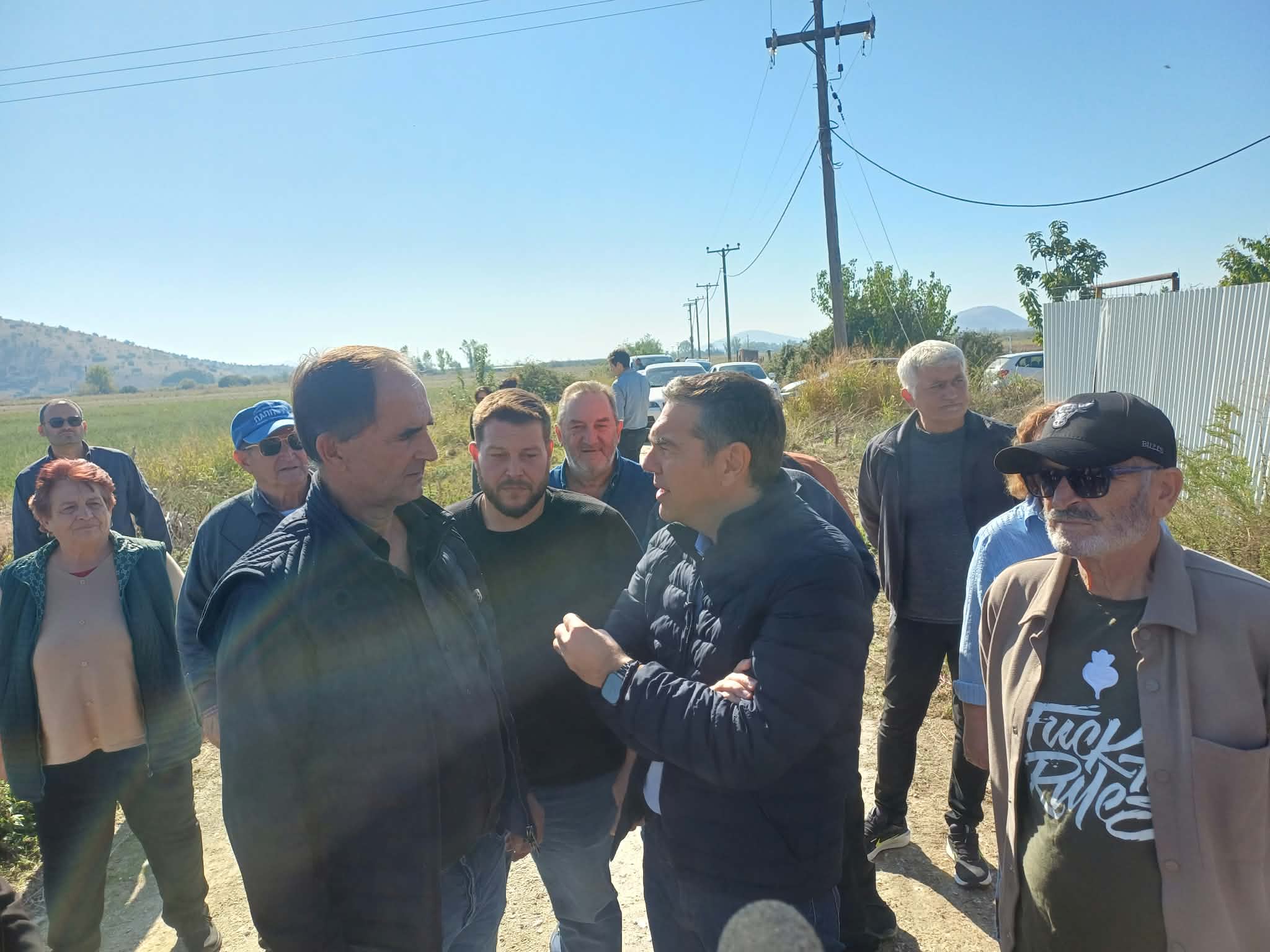 Τσίπρας στο Γριζάνο Τρικάλων: «Εμείς παίρνουμε ψήφους με τα σπόρια από τα ρόδια και η κυβέρνηση με επιδοτήσεις» (ΦΩΤΟ+videο)