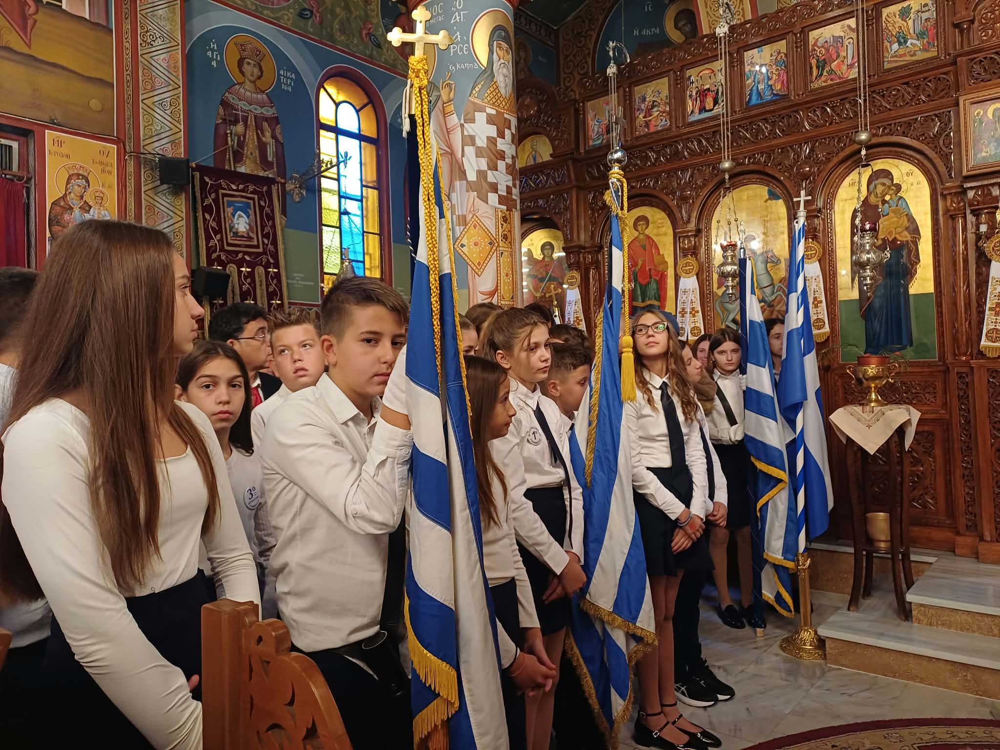Λαρισα: Δεν πρόλαβε να παρελάσει σημαιοφόρος ο μικρός μαχητής της ζωής - ΦΩΤΟ 7 Δεν έγινε η παρέλαση στη Γιάννουλη – Δεν πρόλαβε να παρελάσει σημαιοφόρος ο Στέφανος, ο μικρός μαχητής της ζωής (ΦΩΤΟ+video)