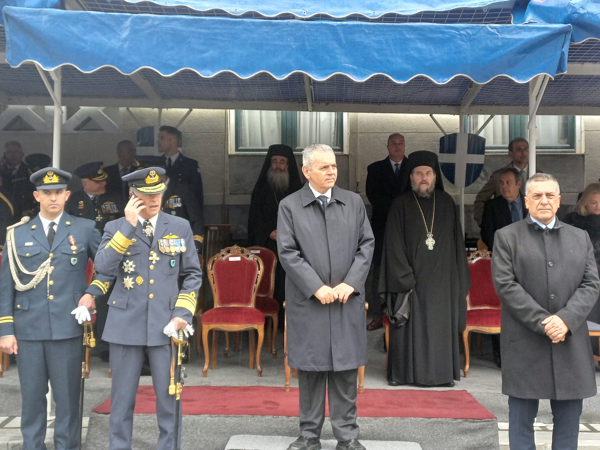 Με ομπρέλες και βροχή, αλλά με υπερηφάνεια η παρέλαση στη Λάρισα για την 28η Οκτωβρίου (ΦΩΤΟ +video)