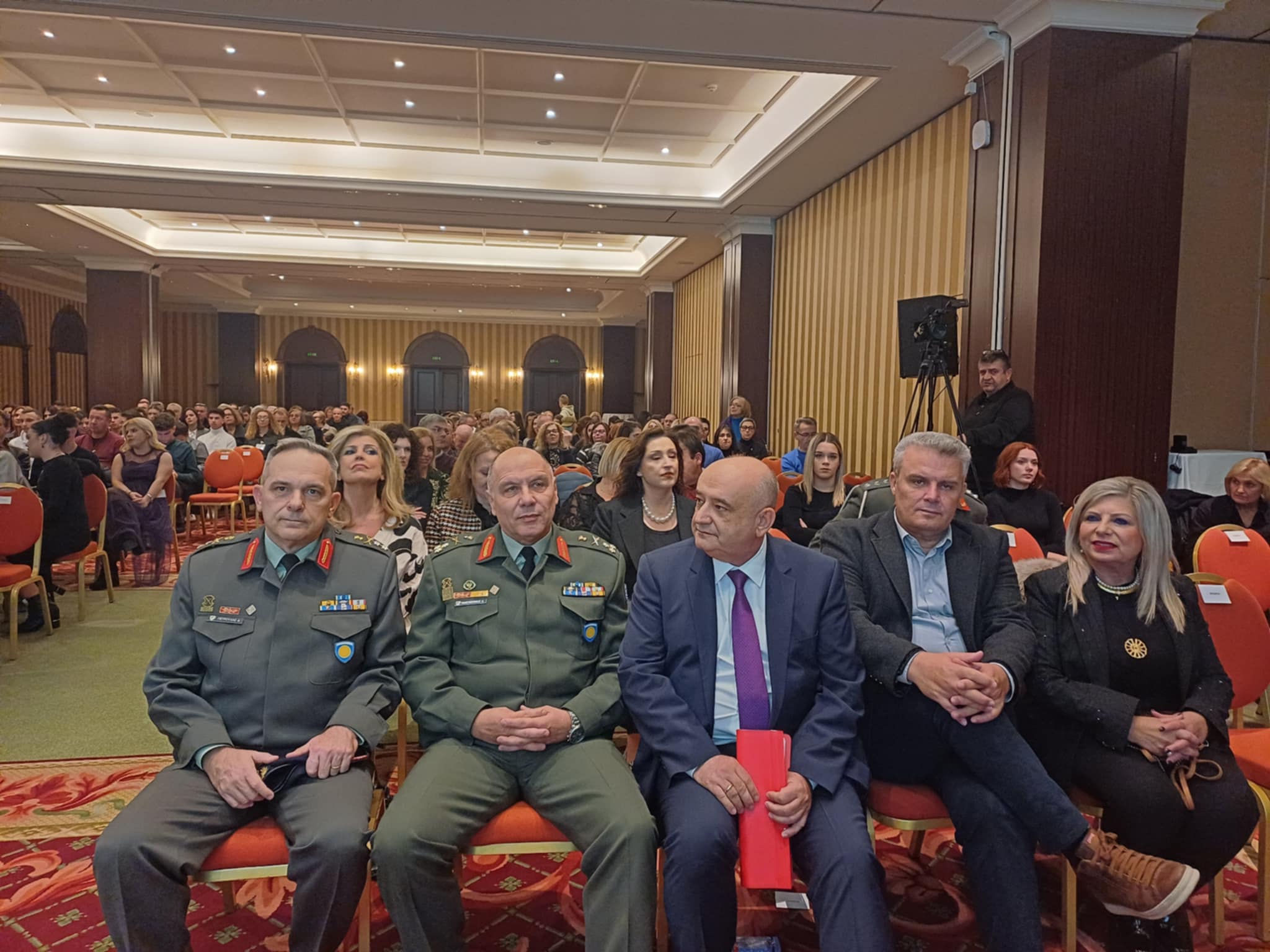 Τελετή βράβευσης αριστούχων μαθητών του προγράμματος «Μπροστά για την Παιδεία» από τη  Eurobank (ΦΩΤΟ)