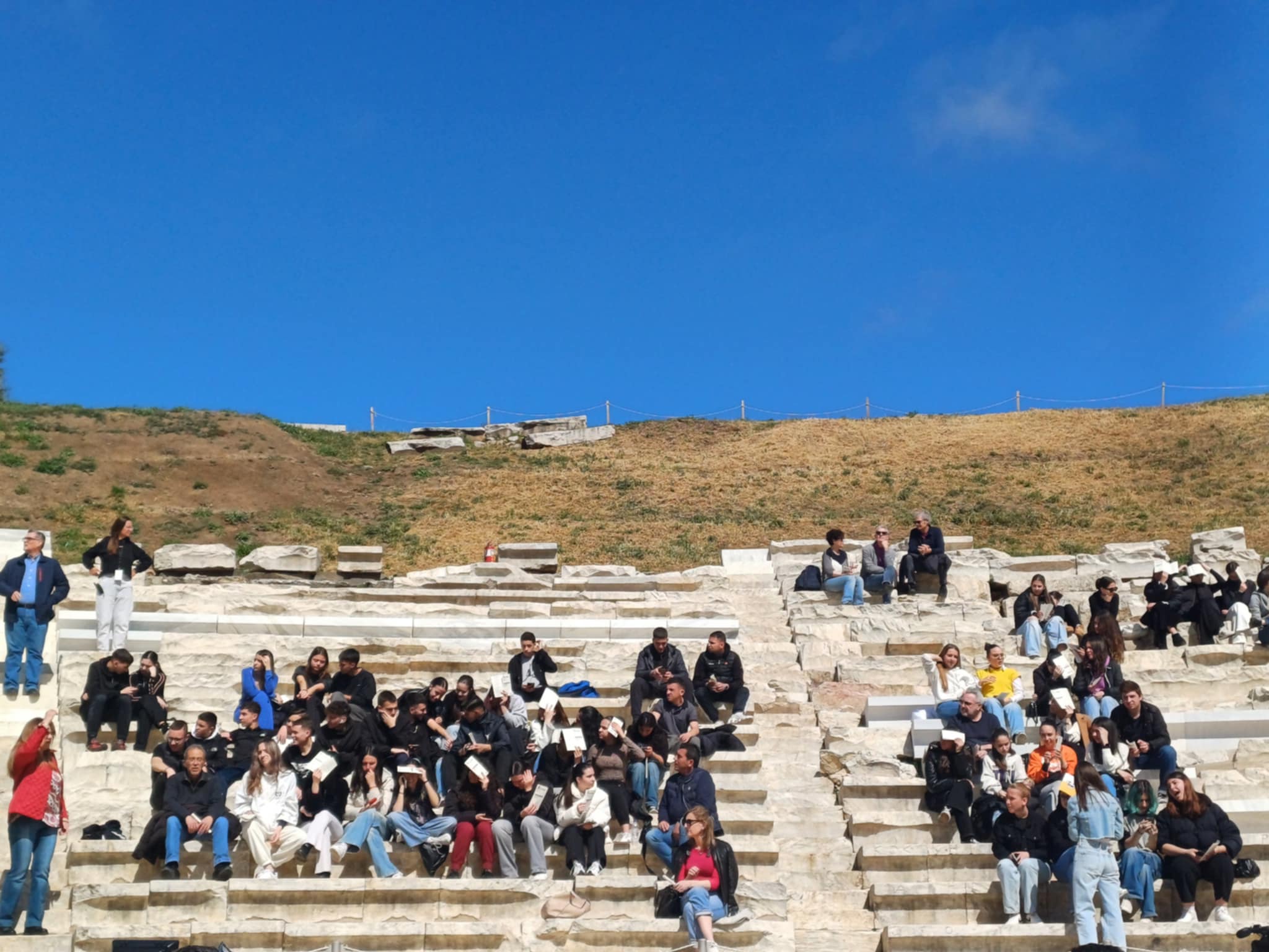 Έπεσε η αυλαία στο φεστιβάλ Αρχαίου Θεάτρου – Εφήβων Δρώμενα, στο Αρχαίο Θέατρο της Λάρισας (ΦΩΤΟ).