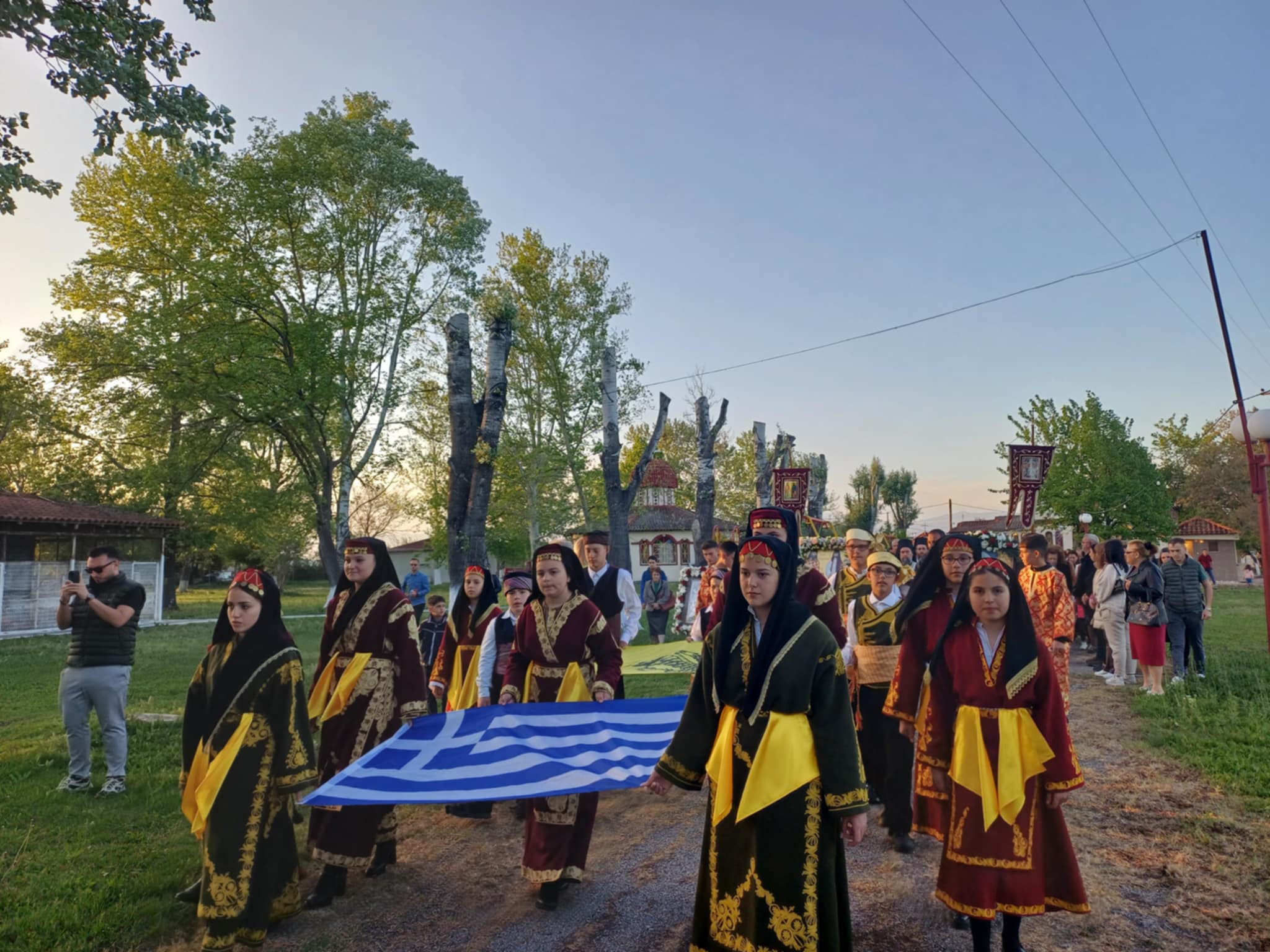Πλήθος πιστών  στο Ομορφοχώρι στον Εσπερινό για τον εορτασμό των Νέων Μαρτύρων Ραφαήλ, Νικολάου και Ειρήνης (ΦΩΤΟ-video)