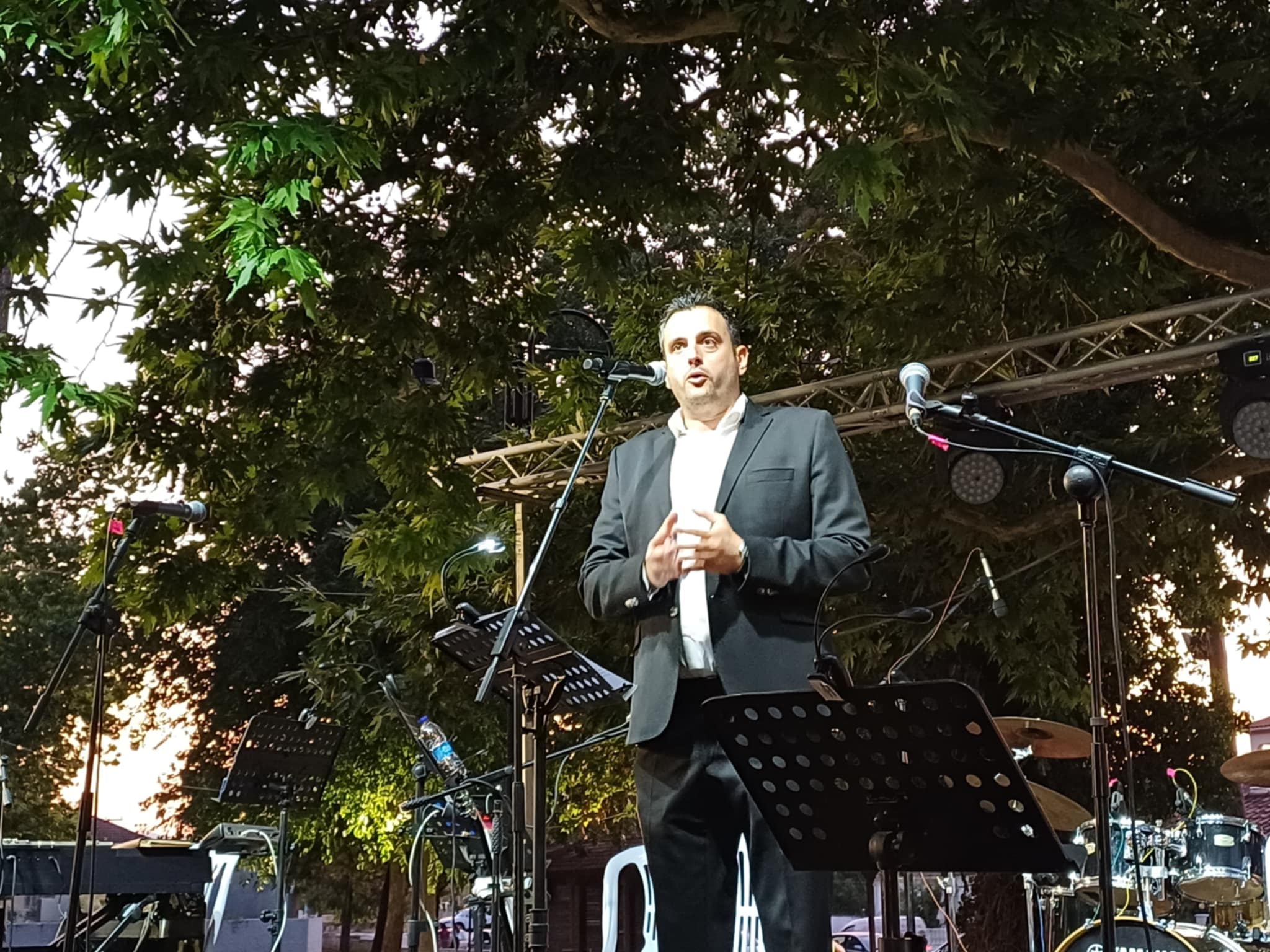 Με συναυλία του Βασίλη Λέκκα τα εγκαίνια του Κέντρου Τέχνης - Πολιτισμού Αμπελώνα (ΦΩΤΟ)
