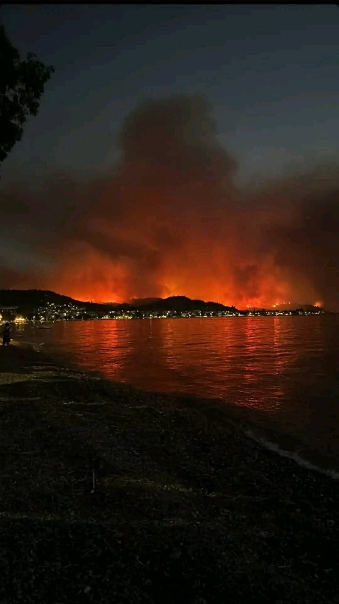 έα μηνύματα 112 για εκκενώσεις σε Πρέβεζα, Πάτρα, Ζάκυνθο και Χίο -Πύρινο μέτωπο και στην Ηλεία
