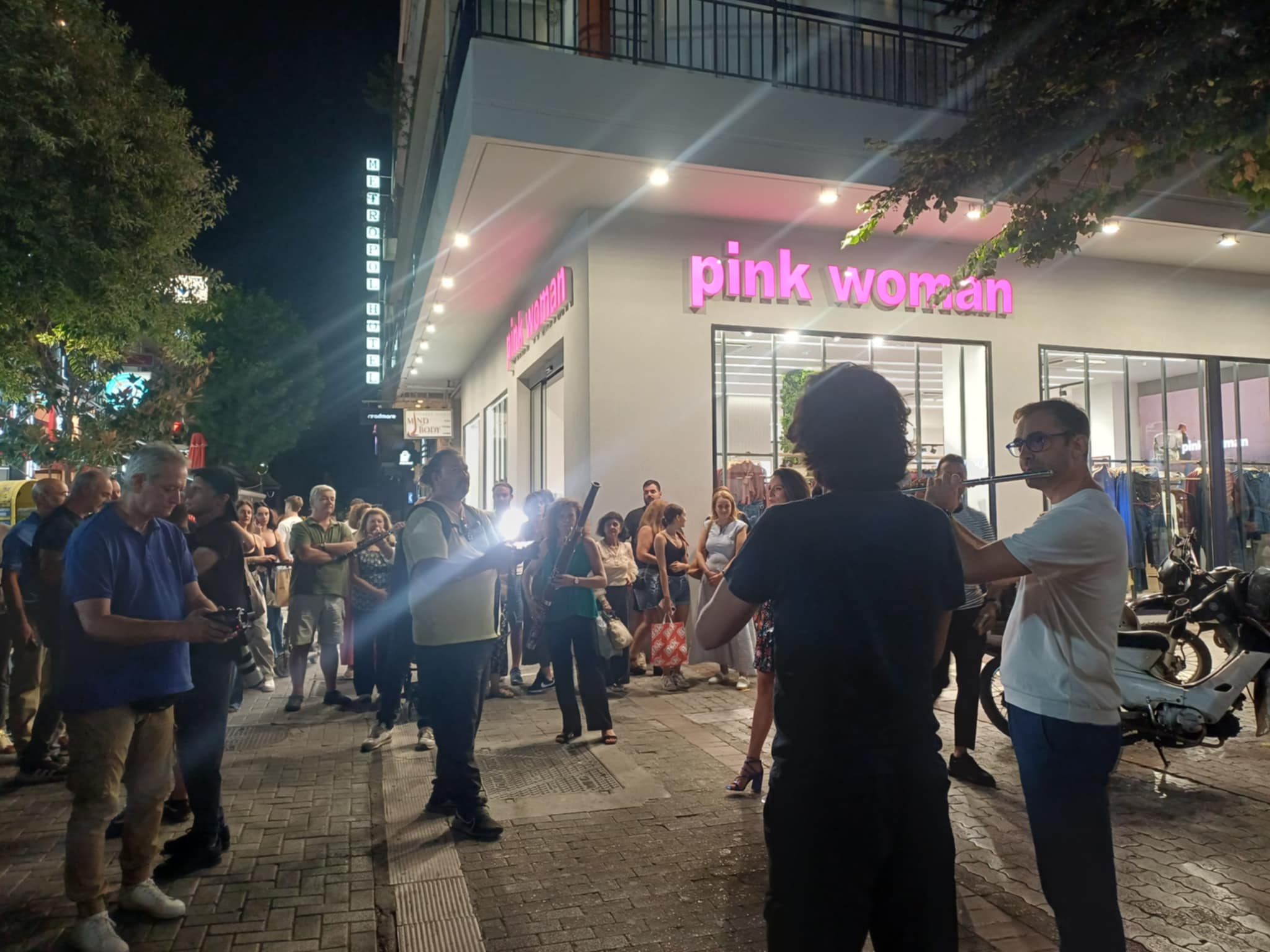 Υπέροχες μελωδίες με Flash mob στην Κουμα στο πλαίσιο εβδομάδας Αστικής Κινητικότητας (ΦΩΤΟ+video)
