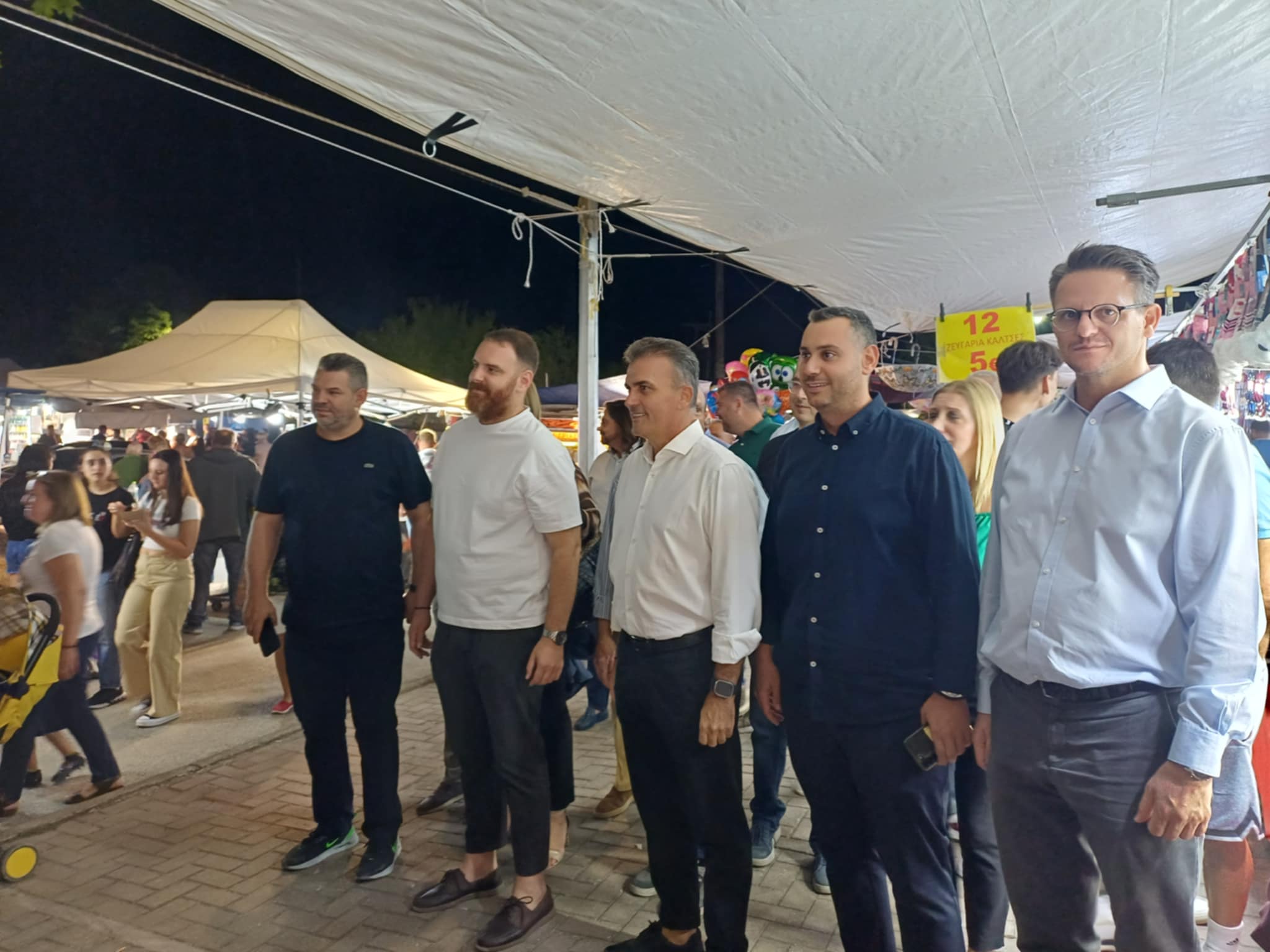 Με Πάνο Κιάμο άνοιξε απόψε τις πύλες του το παζάρι Λάρισας (ΦΩΤΟ)