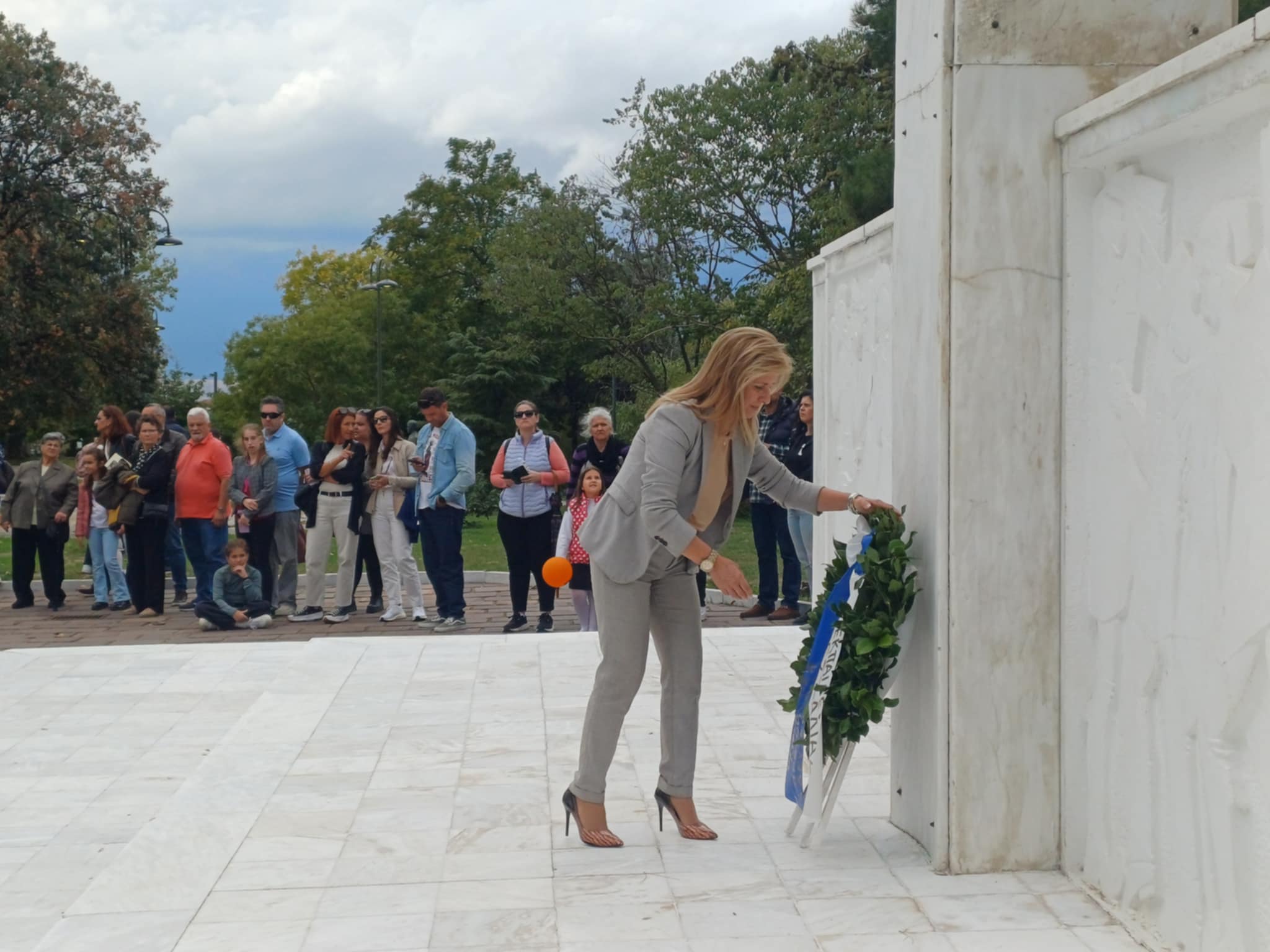 Μαθητές και φορείς απέτισαν φόρο τιμής στο Ηρώο Πεσόντων στο Φρούριο (ΦΩΤΟ-ΒΙΝΤΕΟ)