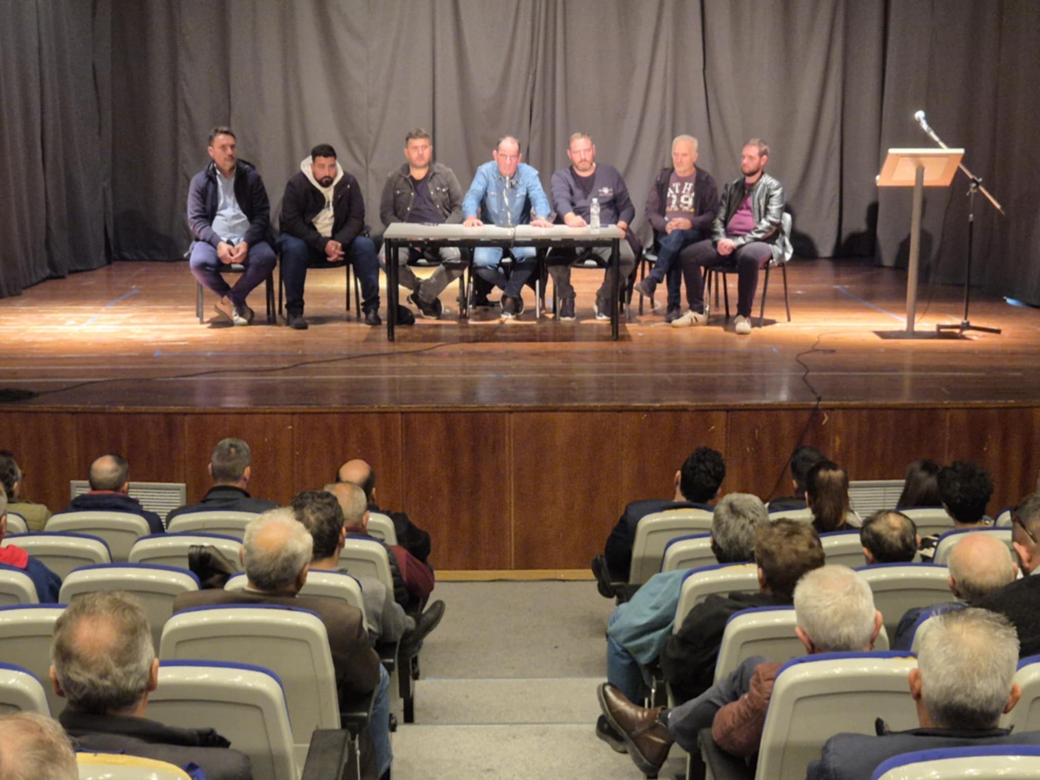 Δυναμικές κινητοποιήσεις αποφάσισαν οι αγρότες της Λάρισας σε Πανλαρισαϊκή σύκεψη στον Τύρναβο (ΦΩΤΟ)