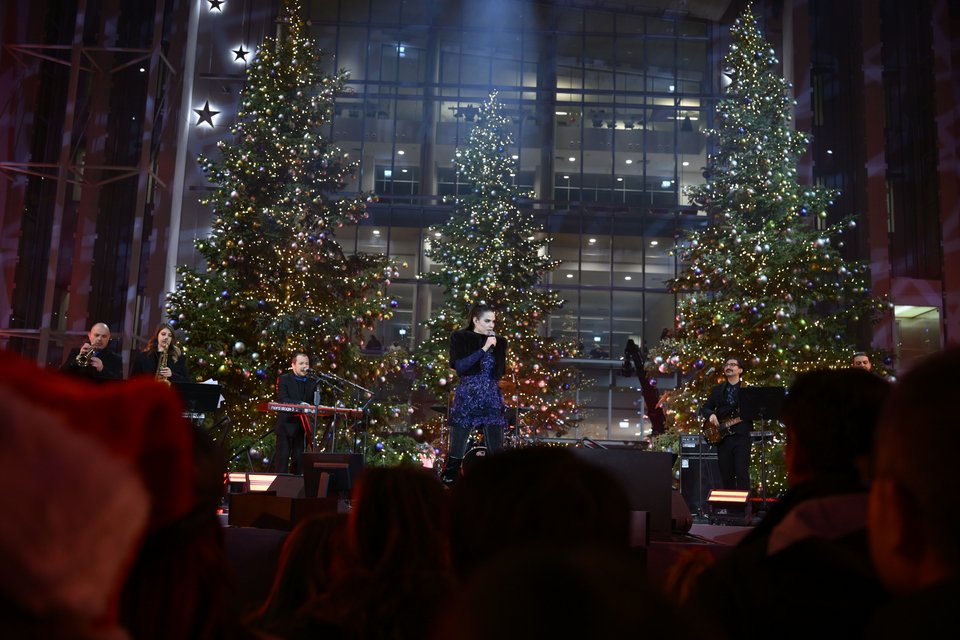 Η Ελλάδα υποδέχτηκε το 2026 με εκδηλώσεις από άκρη σε άκρη της χώρας -live ap;o to S;yntagma